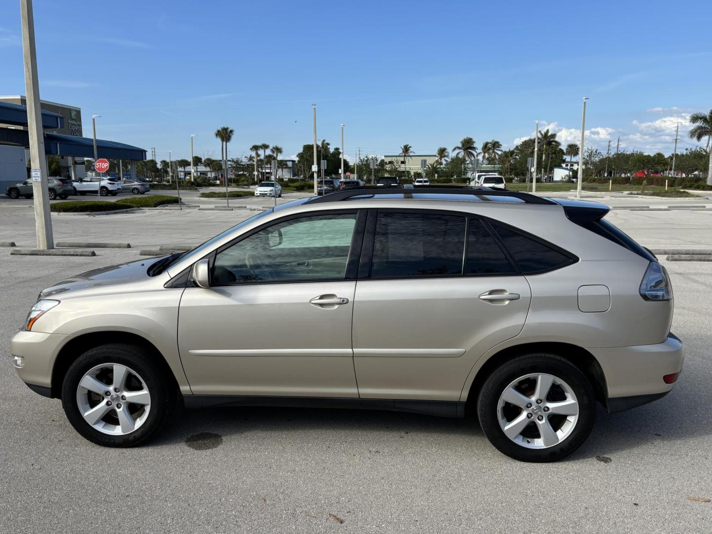 2004 GOLD /TAN LEATHER Lexus RX 330 4WD (JTJHA31U640) with an 3.3L V6 DOHC 24V engine, 5-Speed Automatic Overdrive transmission, located at 11170 Summerlin Square Dr., Fort Myers Beach, FL, 33931, (239) 999-7777, 26.493546, -81.941628 - Photo#7