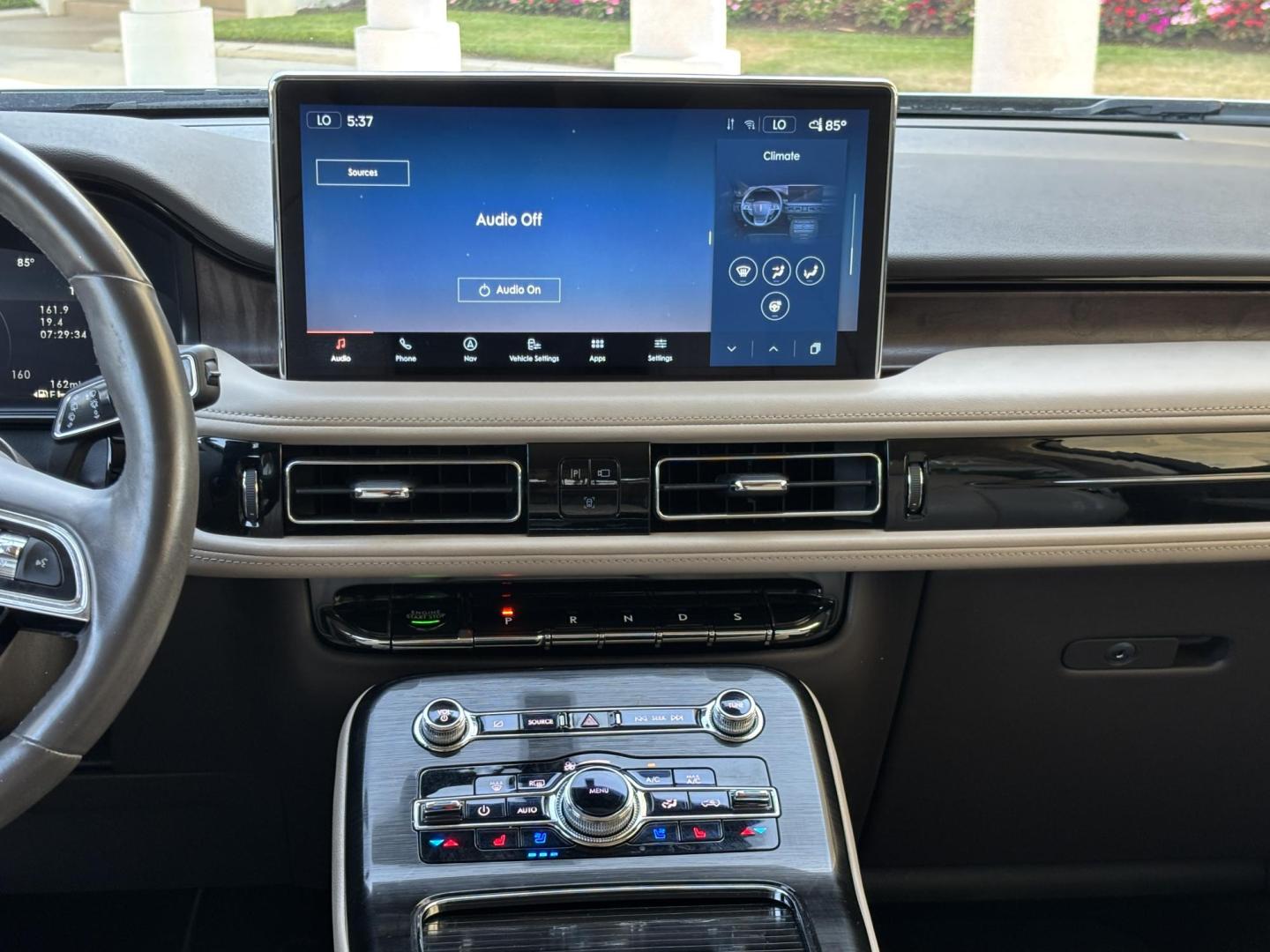 2021 WHITE /TAN Lincoln Nautilus Reserve AWD (2LMPJ8K97MB) with an 2.0L L4 DOHC 16V engine, 6A transmission, located at 11170 Summerlin Square Dr., Fort Myers Beach, FL, 33931, (239) 999-7777, 26.493546, -81.941628 - Photo#24