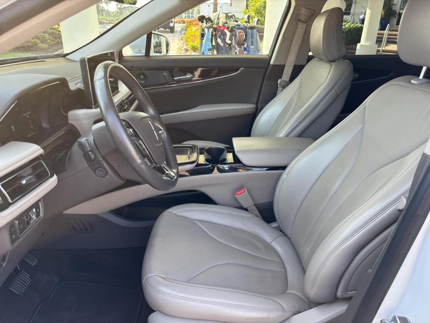 2021 WHITE /TAN Lincoln Nautilus Reserve AWD (2LMPJ8K97MB) with an 2.0L L4 DOHC 16V engine, 6A transmission, located at 11170 Summerlin Square Dr., Fort Myers Beach, FL, 33931, (239) 999-7777, 26.493546, -81.941628 - Photo#19