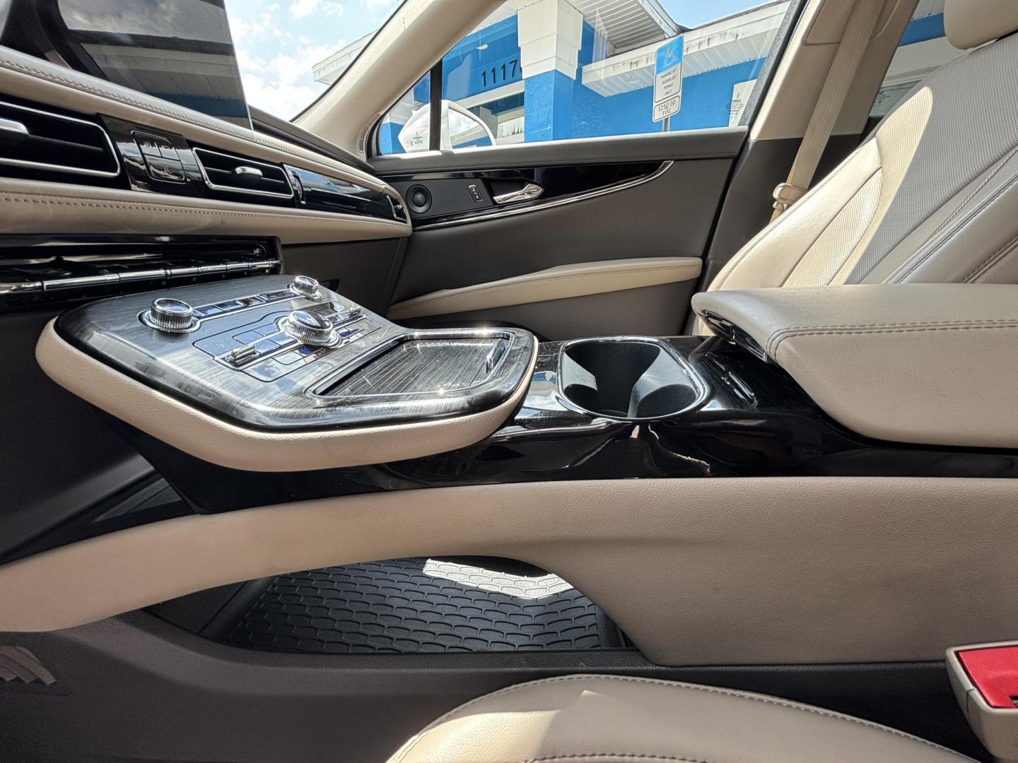 2021 WHITE /TAN Lincoln Nautilus Reserve AWD (2LMPJ8K97MB) with an 2.0L L4 DOHC 16V engine, 6A transmission, located at 11170 Summerlin Square Dr., Fort Myers Beach, FL, 33931, (239) 999-7777, 26.493546, -81.941628 - Photo#21