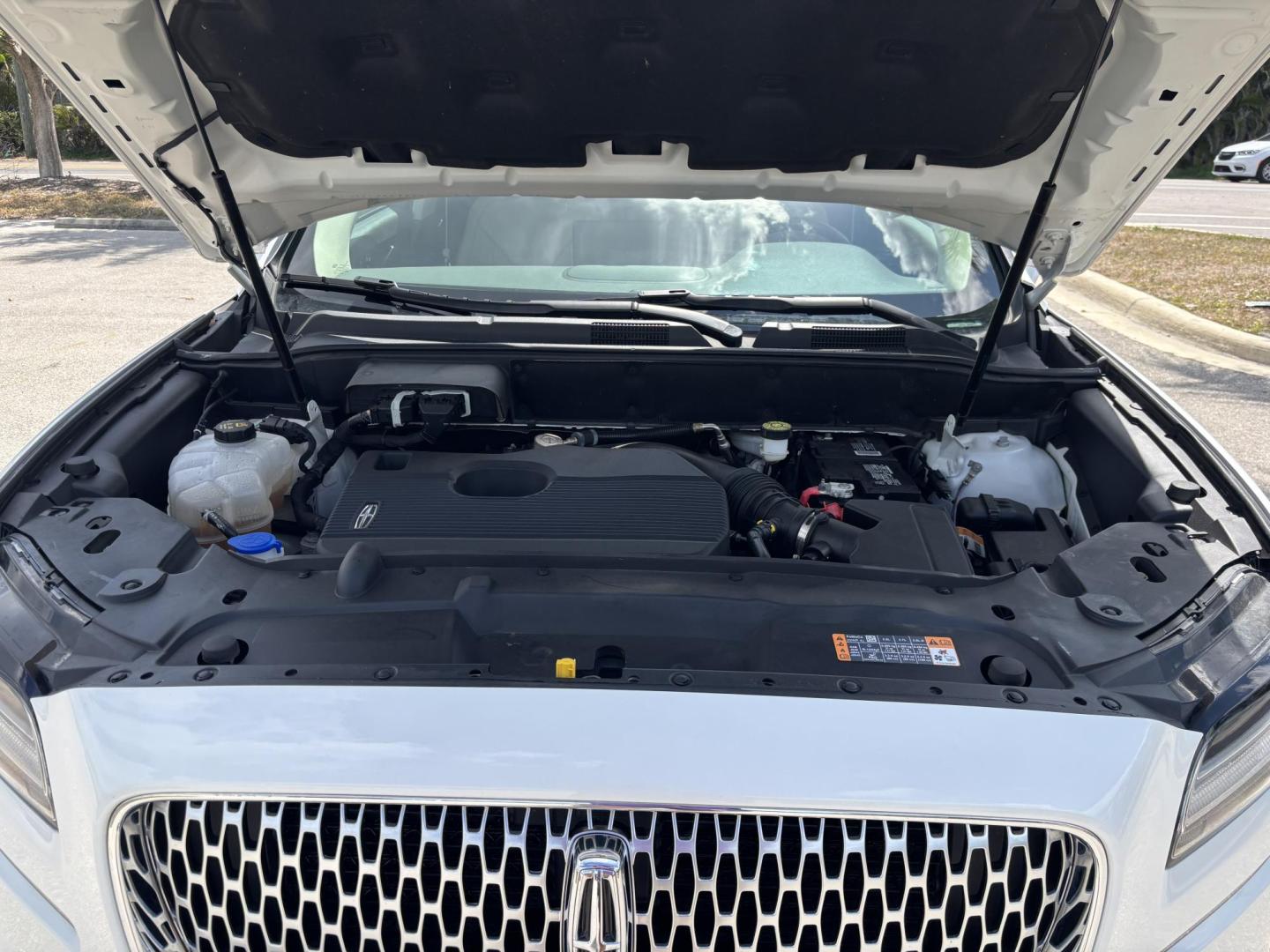 2021 WHITE /TAN Lincoln Nautilus Reserve AWD (2LMPJ8K97MB) with an 2.0L L4 DOHC 16V engine, 6A transmission, located at 11170 Summerlin Square Dr., Fort Myers Beach, FL, 33931, (239) 999-7777, 26.493546, -81.941628 - Photo#46