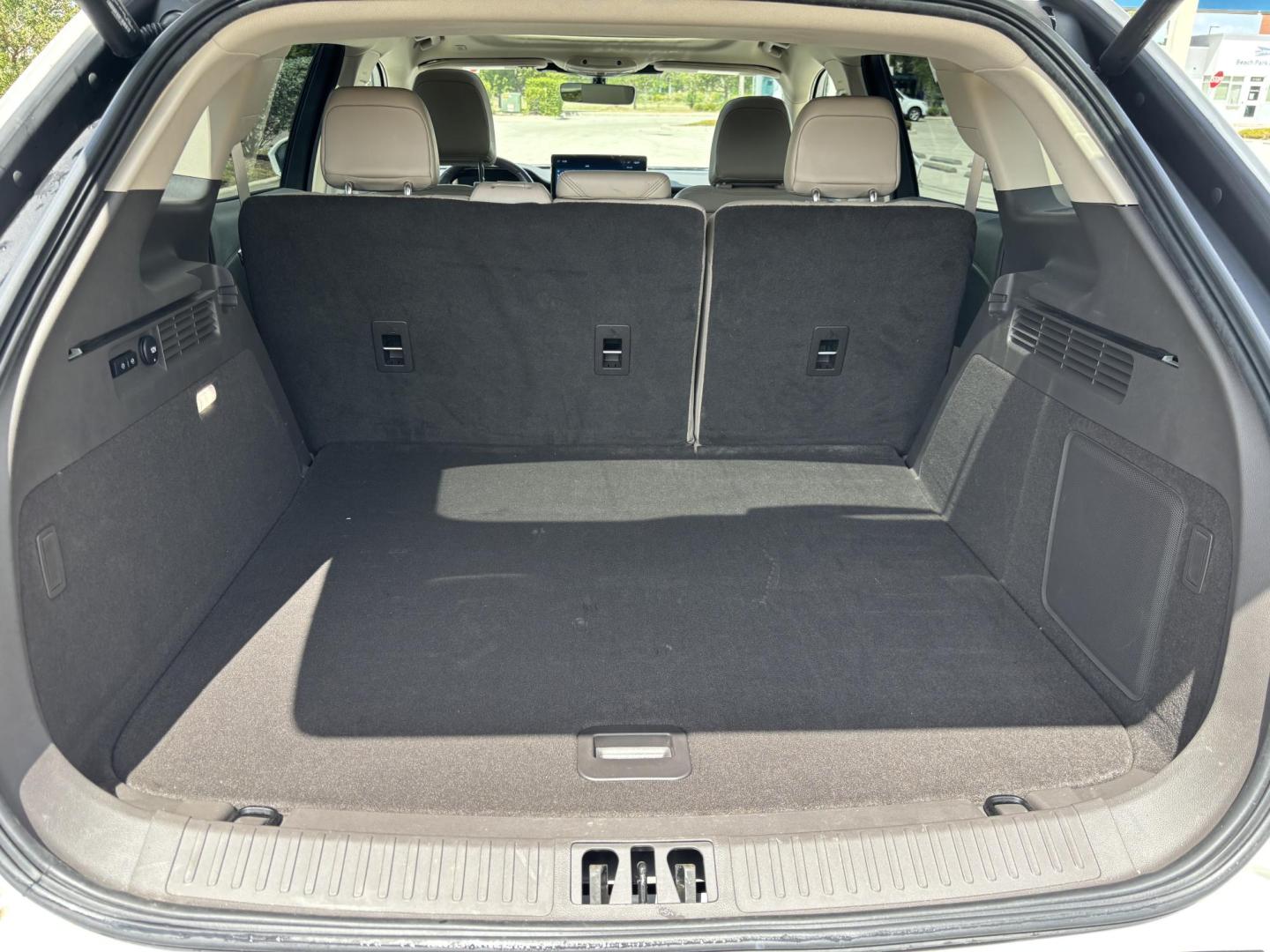 2021 WHITE /TAN Lincoln Nautilus Reserve AWD (2LMPJ8K97MB) with an 2.0L L4 DOHC 16V engine, 6A transmission, located at 11170 Summerlin Square Dr., Fort Myers Beach, FL, 33931, (239) 999-7777, 26.493546, -81.941628 - Photo#37
