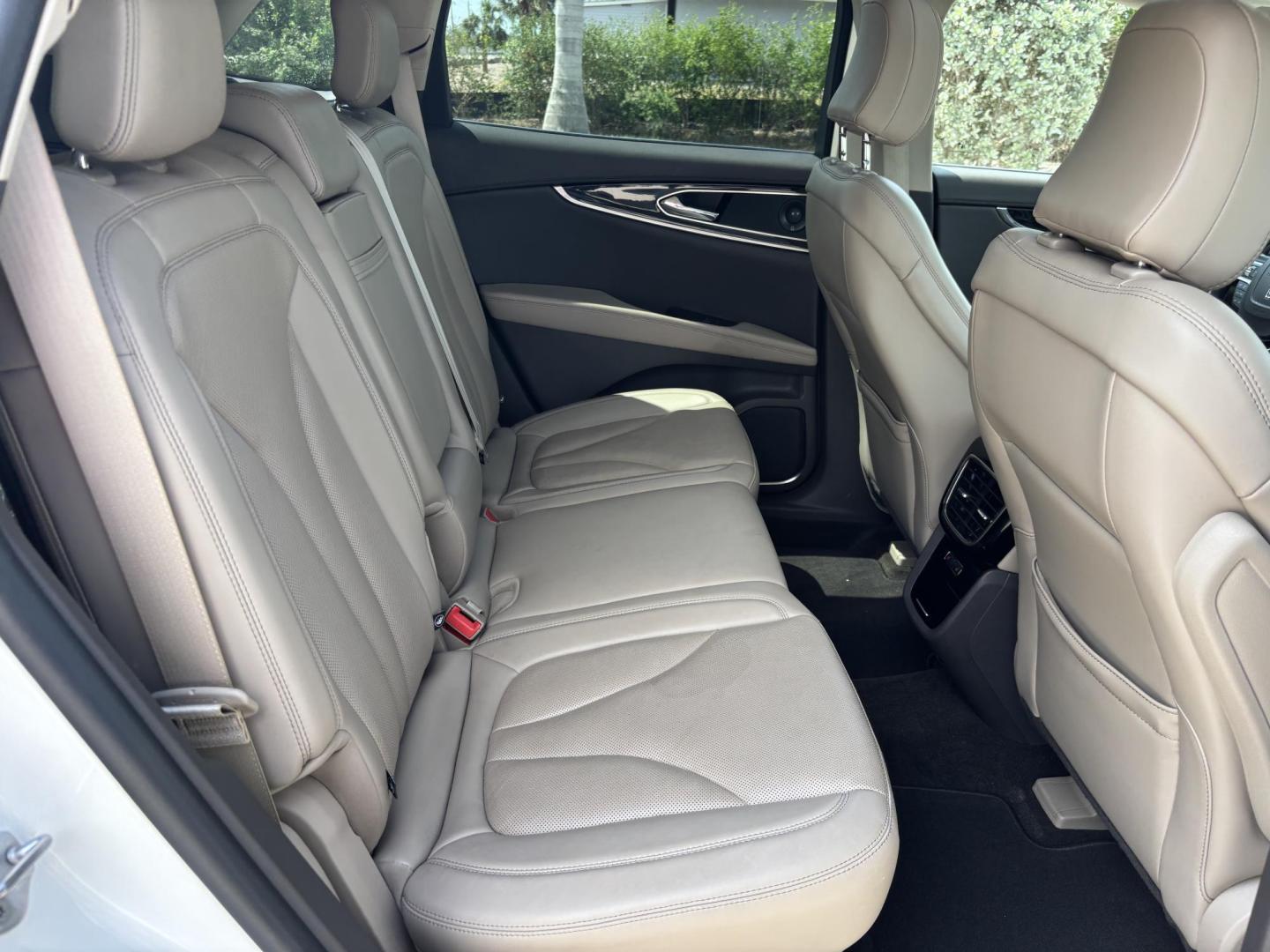 2021 WHITE /TAN Lincoln Nautilus Reserve AWD (2LMPJ8K97MB) with an 2.0L L4 DOHC 16V engine, 6A transmission, located at 11170 Summerlin Square Dr., Fort Myers Beach, FL, 33931, (239) 999-7777, 26.493546, -81.941628 - Photo#34