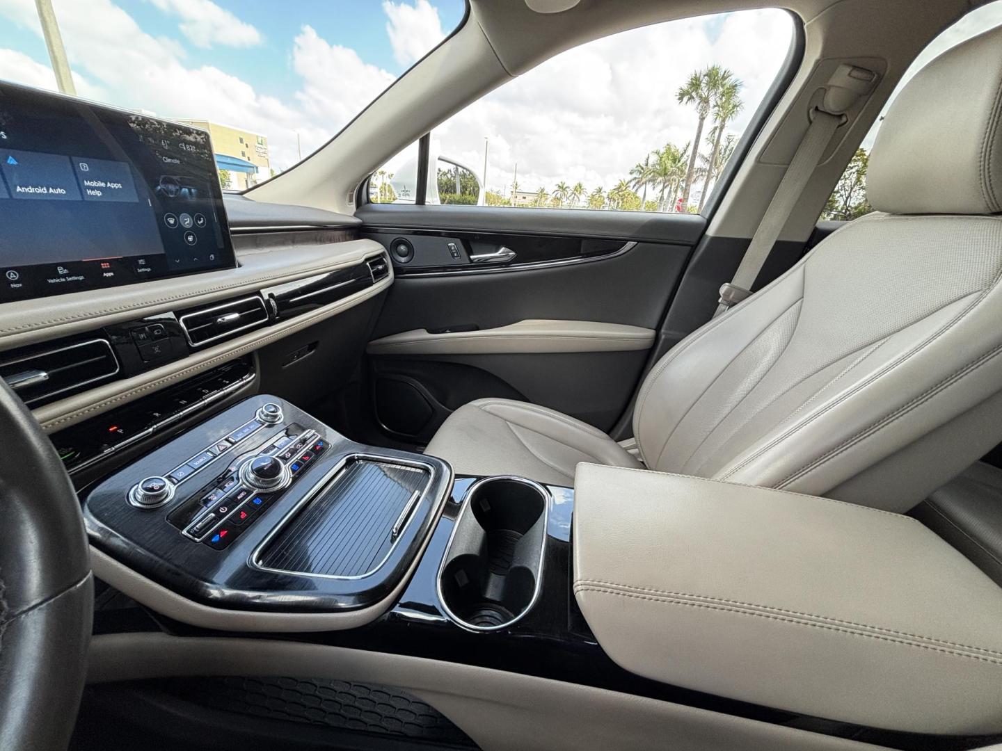 2021 WHITE /TAN Lincoln Nautilus Reserve AWD (2LMPJ8K97MB) with an 2.0L L4 DOHC 16V engine, 6A transmission, located at 11170 Summerlin Square Dr., Fort Myers Beach, FL, 33931, (239) 999-7777, 26.493546, -81.941628 - Photo#20