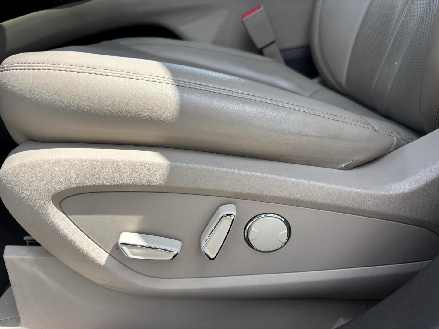 2021 WHITE /TAN Lincoln Nautilus Reserve AWD (2LMPJ8K97MB) with an 2.0L L4 DOHC 16V engine, 6A transmission, located at 11170 Summerlin Square Dr., Fort Myers Beach, FL, 33931, (239) 999-7777, 26.493546, -81.941628 - Photo#44