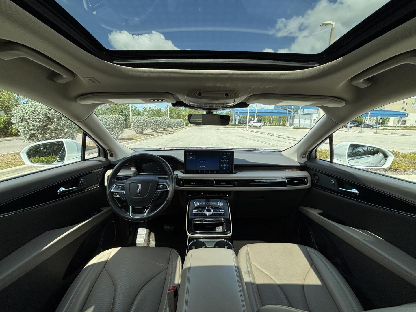 2021 WHITE /TAN Lincoln Nautilus Reserve AWD (2LMPJ8K97MB) with an 2.0L L4 DOHC 16V engine, 6A transmission, located at 11170 Summerlin Square Dr., Fort Myers Beach, FL, 33931, (239) 999-7777, 26.493546, -81.941628 - Photo#8