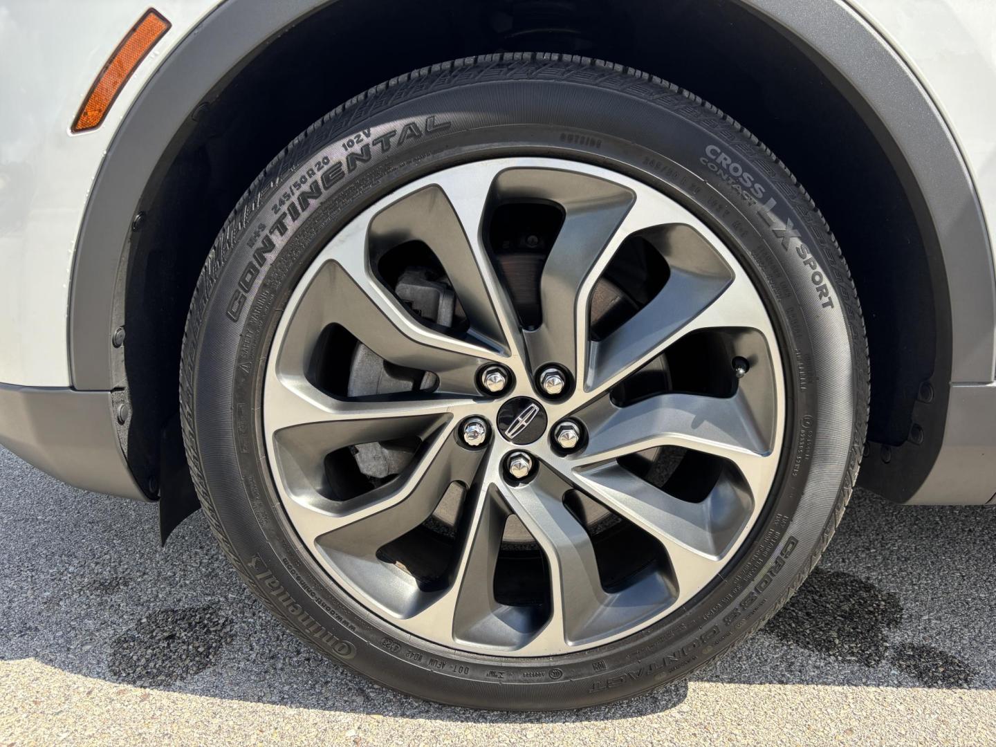 2021 WHITE /TAN Lincoln Nautilus Reserve AWD (2LMPJ8K97MB) with an 2.0L L4 DOHC 16V engine, 6A transmission, located at 11170 Summerlin Square Dr., Fort Myers Beach, FL, 33931, (239) 999-7777, 26.493546, -81.941628 - Photo#51