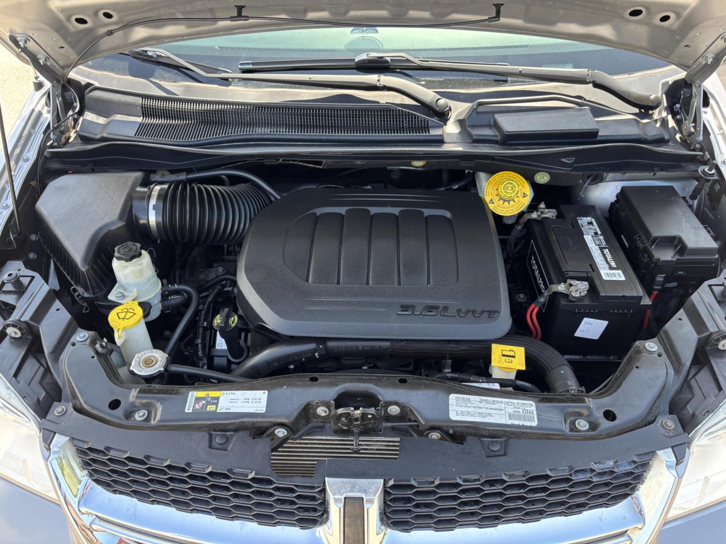 2019 SILVER /BLACK LEATHER Dodge Grand Caravan SXT (2C4RDGCG1KR) with an 3.6L V6 DOHC 24V engine, 6A transmission, located at 11170 Summerlin Square Dr., Fort Myers Beach, FL, 33931, (239) 999-7777, 26.493546, -81.941628 - We have financing available and we accept trades! Fill out a credit application on our website or come by today! If you have any questions, give us a call at (239) 999 - 7777 or visit our website at firstautocredit.com. 11170 Summerlin Square Dr, Fort Myers Beach, FL 33931 - Photo#34