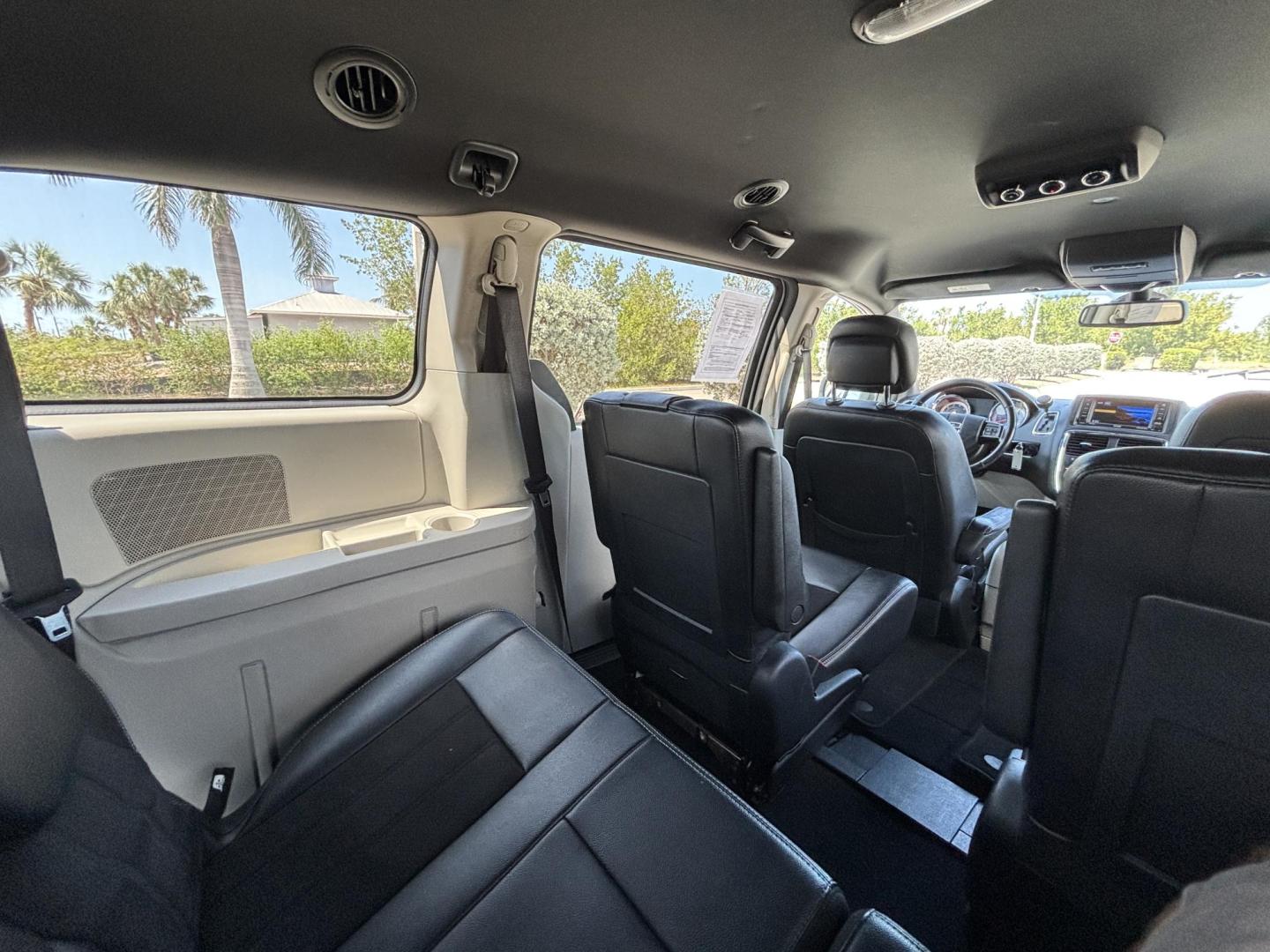 2019 SILVER /BLACK LEATHER Dodge Grand Caravan SXT (2C4RDGCG1KR) with an 3.6L V6 DOHC 24V engine, 6A transmission, located at 11170 Summerlin Square Dr., Fort Myers Beach, FL, 33931, (239) 999-7777, 26.493546, -81.941628 - We have financing available and we accept trades! Fill out a credit application on our website or come by today! If you have any questions, give us a call at (239) 999 - 7777 or visit our website at firstautocredit.com. 11170 Summerlin Square Dr, Fort Myers Beach, FL 33931 - Photo#30