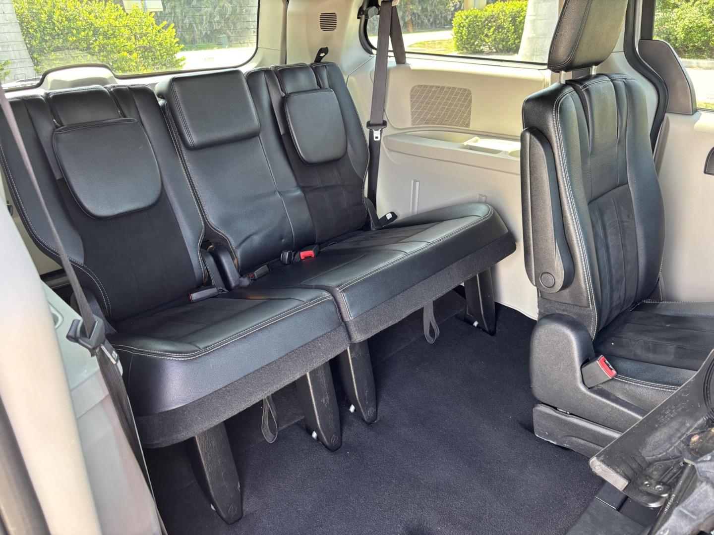 2019 SILVER /BLACK LEATHER Dodge Grand Caravan SXT (2C4RDGCG1KR) with an 3.6L V6 DOHC 24V engine, 6A transmission, located at 11170 Summerlin Square Dr., Fort Myers Beach, FL, 33931, (239) 999-7777, 26.493546, -81.941628 - We have financing available and we accept trades! Fill out a credit application on our website or come by today! If you have any questions, give us a call at (239) 999 - 7777 or visit our website at firstautocredit.com. 11170 Summerlin Square Dr, Fort Myers Beach, FL 33931 - Photo#29