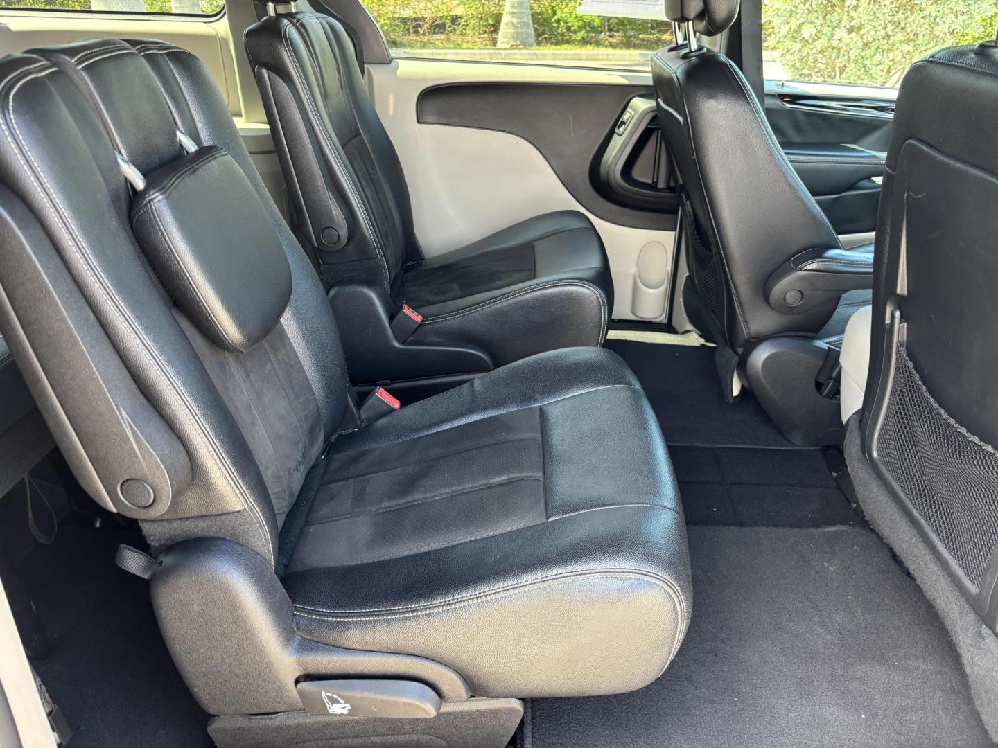 2019 SILVER /BLACK LEATHER Dodge Grand Caravan SXT (2C4RDGCG1KR) with an 3.6L V6 DOHC 24V engine, 6A transmission, located at 11170 Summerlin Square Dr., Fort Myers Beach, FL, 33931, (239) 999-7777, 26.493546, -81.941628 - We have financing available and we accept trades! Fill out a credit application on our website or come by today! If you have any questions, give us a call at (239) 999 - 7777 or visit our website at firstautocredit.com. 11170 Summerlin Square Dr, Fort Myers Beach, FL 33931 - Photo#28