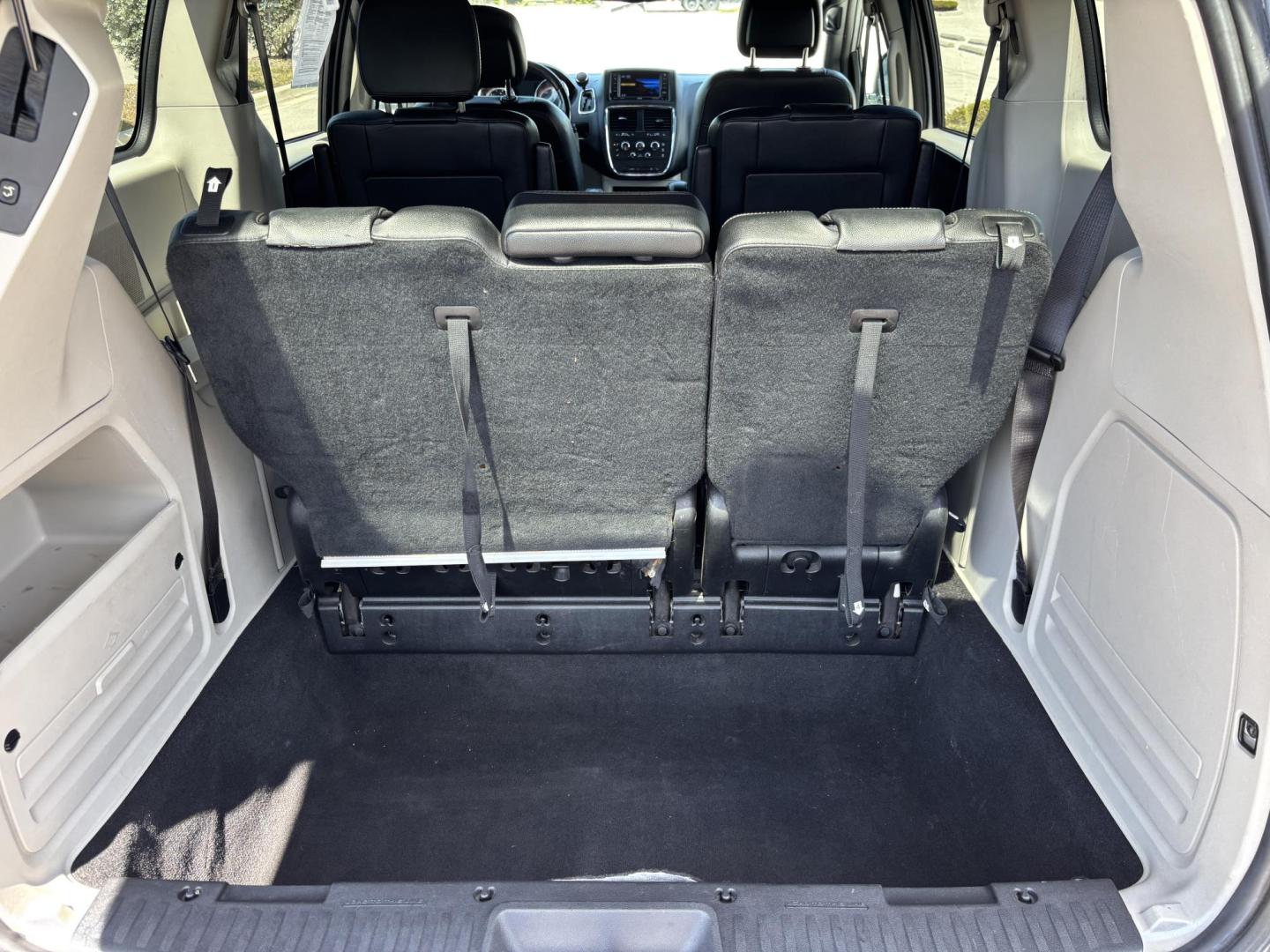 2019 SILVER /BLACK LEATHER Dodge Grand Caravan SXT (2C4RDGCG1KR) with an 3.6L V6 DOHC 24V engine, 6A transmission, located at 11170 Summerlin Square Dr., Fort Myers Beach, FL, 33931, (239) 999-7777, 26.493546, -81.941628 - We have financing available and we accept trades! Fill out a credit application on our website or come by today! If you have any questions, give us a call at (239) 999 - 7777 or visit our website at firstautocredit.com. 11170 Summerlin Square Dr, Fort Myers Beach, FL 33931 - Photo#31