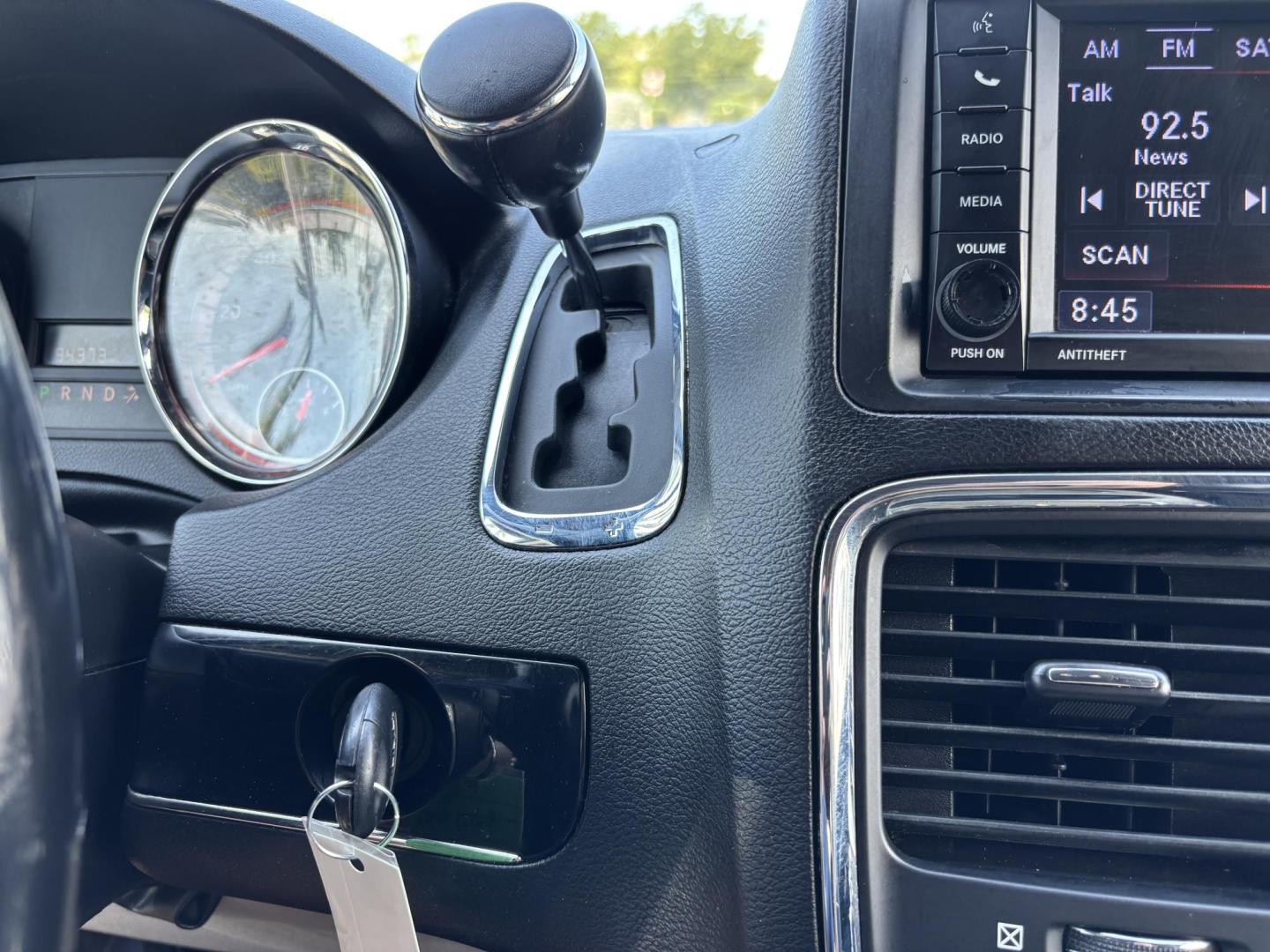 2019 SILVER /BLACK LEATHER Dodge Grand Caravan SXT (2C4RDGCG1KR) with an 3.6L V6 DOHC 24V engine, 6A transmission, located at 11170 Summerlin Square Dr., Fort Myers Beach, FL, 33931, (239) 999-7777, 26.493546, -81.941628 - We have financing available and we accept trades! Fill out a credit application on our website or come by today! If you have any questions, give us a call at (239) 999 - 7777 or visit our website at firstautocredit.com. 11170 Summerlin Square Dr, Fort Myers Beach, FL 33931 - Photo#16