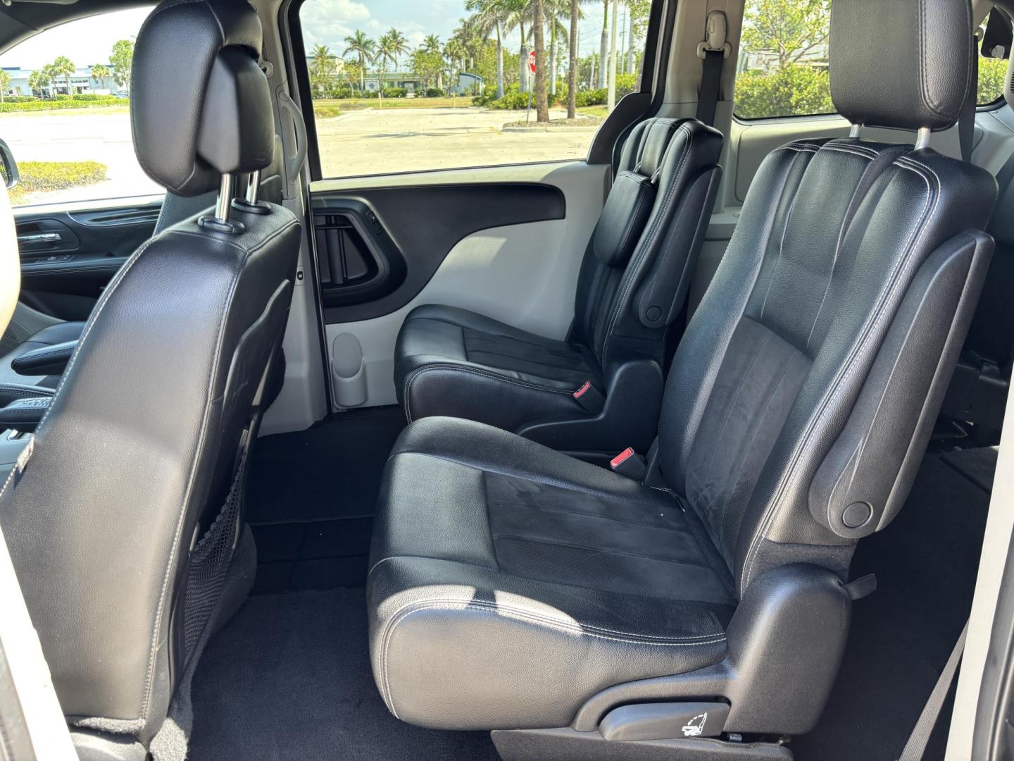 2019 SILVER /BLACK LEATHER Dodge Grand Caravan SXT (2C4RDGCG1KR) with an 3.6L V6 DOHC 24V engine, 6A transmission, located at 11170 Summerlin Square Dr., Fort Myers Beach, FL, 33931, (239) 999-7777, 26.493546, -81.941628 - We have financing available and we accept trades! Fill out a credit application on our website or come by today! If you have any questions, give us a call at (239) 999 - 7777 or visit our website at firstautocredit.com. 11170 Summerlin Square Dr, Fort Myers Beach, FL 33931 - Photo#25