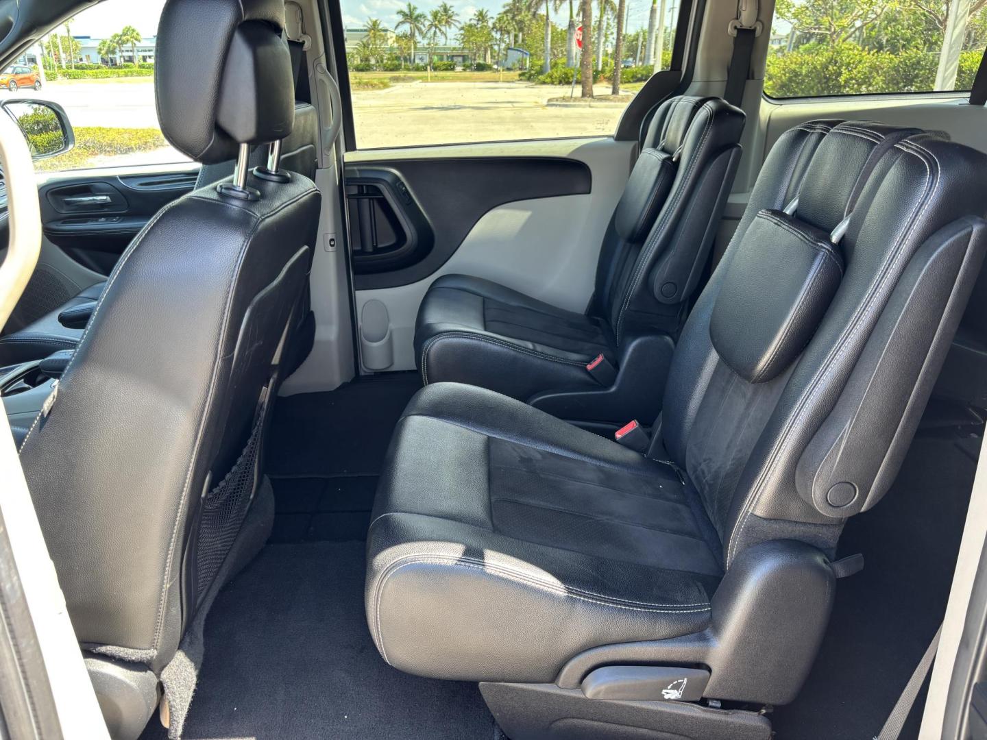 2019 SILVER /BLACK LEATHER Dodge Grand Caravan SXT (2C4RDGCG1KR) with an 3.6L V6 DOHC 24V engine, 6A transmission, located at 11170 Summerlin Square Dr., Fort Myers Beach, FL, 33931, (239) 999-7777, 26.493546, -81.941628 - We have financing available and we accept trades! Fill out a credit application on our website or come by today! If you have any questions, give us a call at (239) 999 - 7777 or visit our website at firstautocredit.com. 11170 Summerlin Square Dr, Fort Myers Beach, FL 33931 - Photo#24