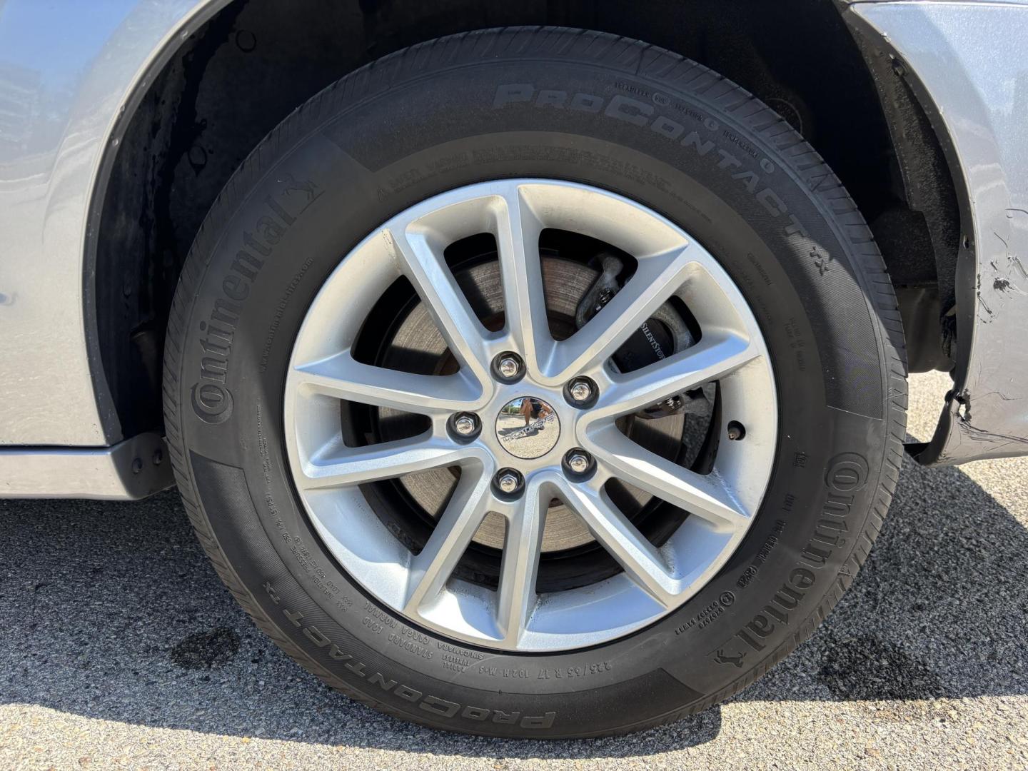 2019 SILVER /BLACK LEATHER Dodge Grand Caravan SXT (2C4RDGCG1KR) with an 3.6L V6 DOHC 24V engine, 6A transmission, located at 11170 Summerlin Square Dr., Fort Myers Beach, FL, 33931, (239) 999-7777, 26.493546, -81.941628 - We have financing available and we accept trades! Fill out a credit application on our website or come by today! If you have any questions, give us a call at (239) 999 - 7777 or visit our website at firstautocredit.com. 11170 Summerlin Square Dr, Fort Myers Beach, FL 33931 - Photo#40