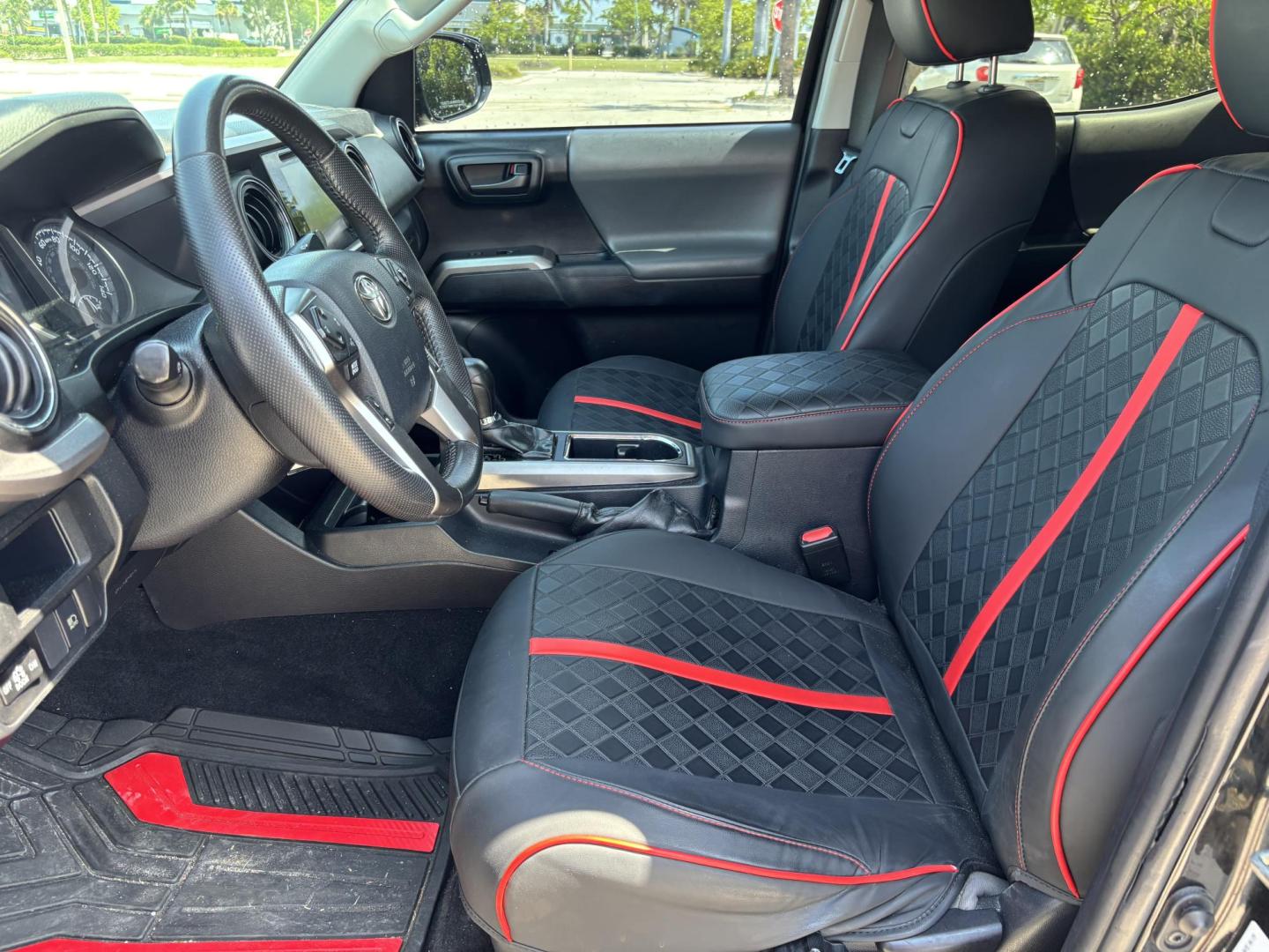 2019 BLACK /charcoal Toyota Tacoma SR5 Double Cab Long Bed I4 6AT 2WD (5TFAX5GN5KX) with an 2.7L L4 DOHC 16V engine, 6A transmission, located at 11170 Summerlin Square Dr., Fort Myers Beach, FL, 33931, (239) 999-7777, 26.493546, -81.941628 - We have financing available and we accept trades! Fill out a credit application on our website or come by today! If you have any questions, give us a call at (239) 999 - 7777 or visit our website at firstautocredit.com. 11170 Summerlin Square Dr, Fort Myers Beach, FL 33931 Carfax 4 Owner V - Photo#8