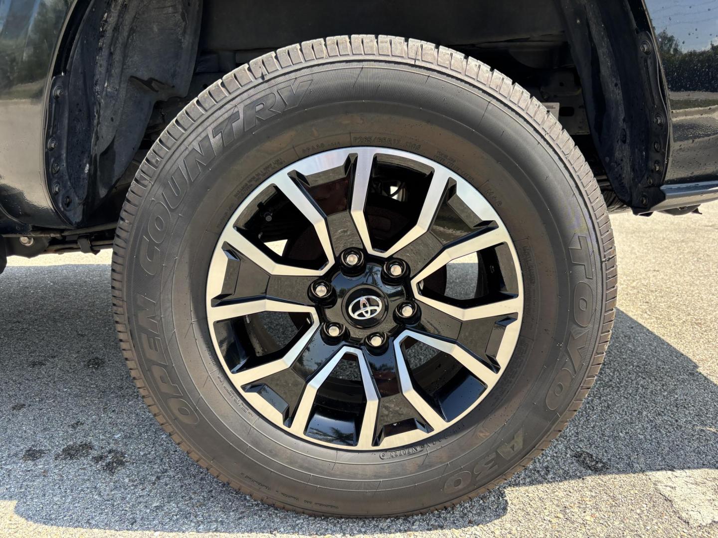 2019 BLACK /charcoal Toyota Tacoma SR5 Double Cab Long Bed I4 6AT 2WD (5TFAX5GN5KX) with an 2.7L L4 DOHC 16V engine, 6A transmission, located at 11170 Summerlin Square Dr., Fort Myers Beach, FL, 33931, (239) 999-7777, 26.493546, -81.941628 - We have financing available and we accept trades! Fill out a credit application on our website or come by today! If you have any questions, give us a call at (239) 999 - 7777 or visit our website at firstautocredit.com. 11170 Summerlin Square Dr, Fort Myers Beach, FL 33931 Carfax 4 Owner V - Photo#33