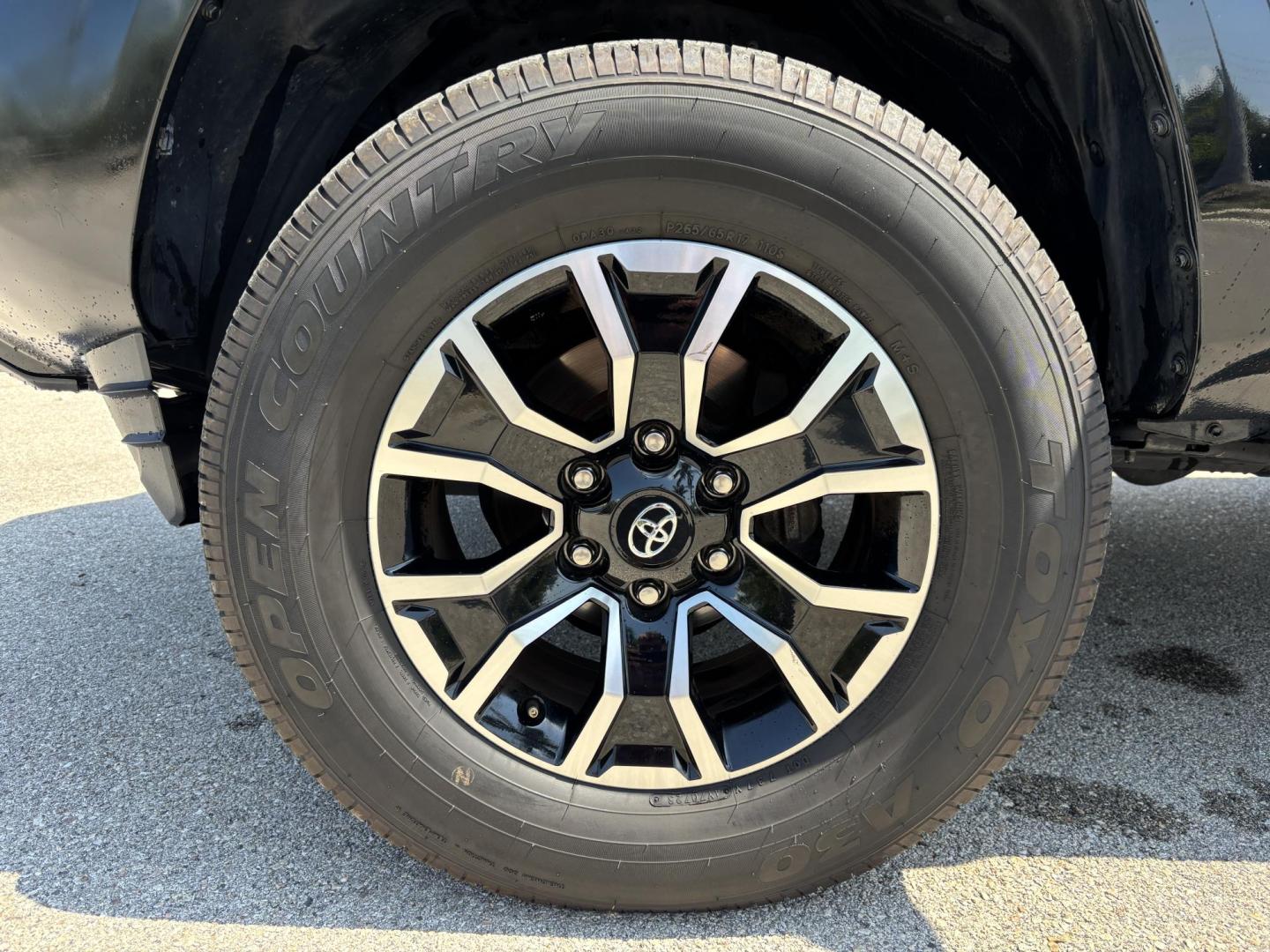 2019 BLACK /charcoal Toyota Tacoma SR5 Double Cab Long Bed I4 6AT 2WD (5TFAX5GN5KX) with an 2.7L L4 DOHC 16V engine, 6A transmission, located at 11170 Summerlin Square Dr., Fort Myers Beach, FL, 33931, (239) 999-7777, 26.493546, -81.941628 - We have financing available and we accept trades! Fill out a credit application on our website or come by today! If you have any questions, give us a call at (239) 999 - 7777 or visit our website at firstautocredit.com. 11170 Summerlin Square Dr, Fort Myers Beach, FL 33931 Carfax 4 Owner V - Photo#34