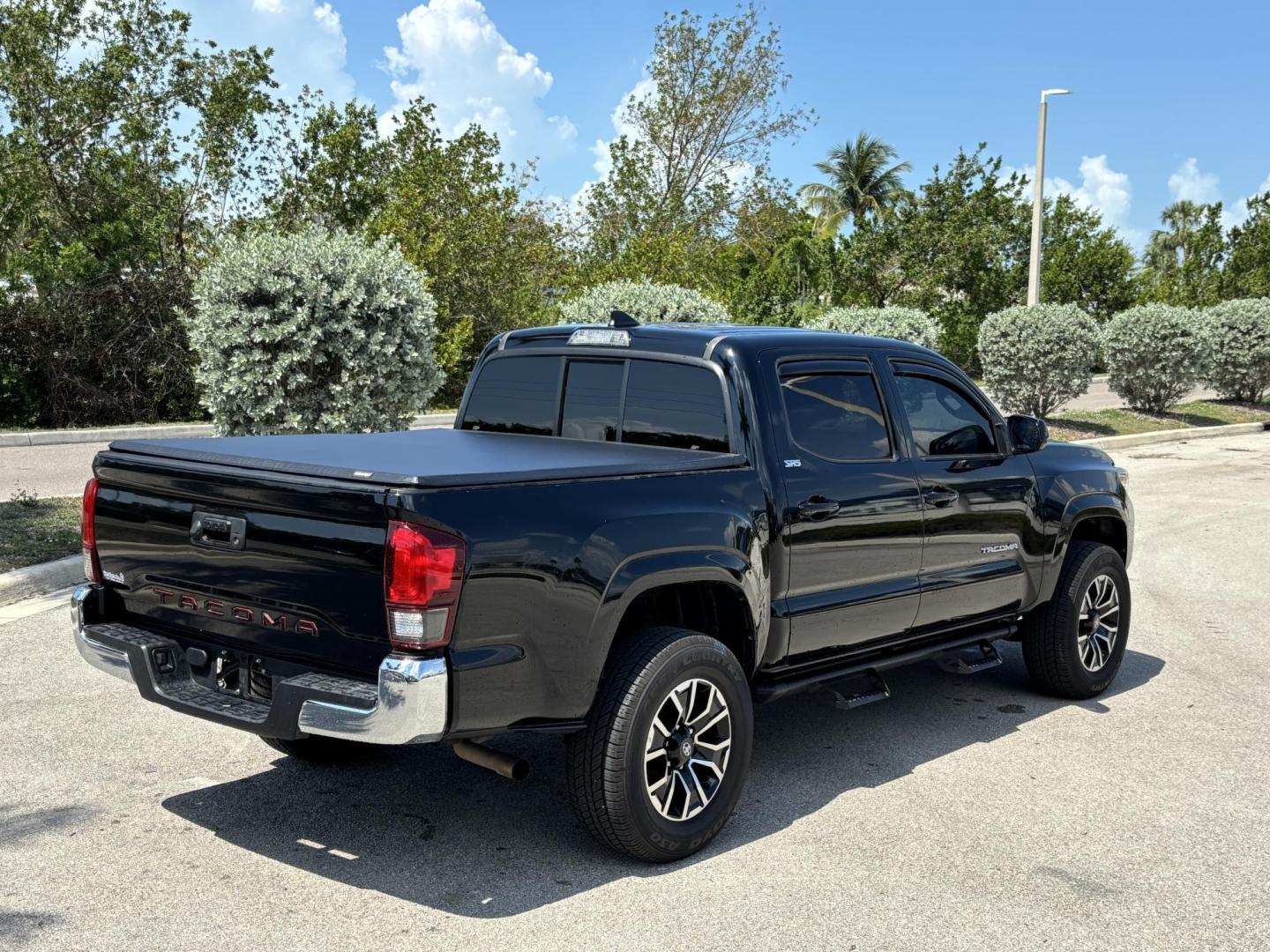 2019 BLACK /charcoal Toyota Tacoma SR5 Double Cab Long Bed I4 6AT 2WD (5TFAX5GN5KX) with an 2.7L L4 DOHC 16V engine, 6A transmission, located at 11170 Summerlin Square Dr., Fort Myers Beach, FL, 33931, (239) 999-7777, 26.493546, -81.941628 - We have financing available and we accept trades! Fill out a credit application on our website or come by today! If you have any questions, give us a call at (239) 999 - 7777 or visit our website at firstautocredit.com. 11170 Summerlin Square Dr, Fort Myers Beach, FL 33931 Carfax 4 Owner V - Photo#6