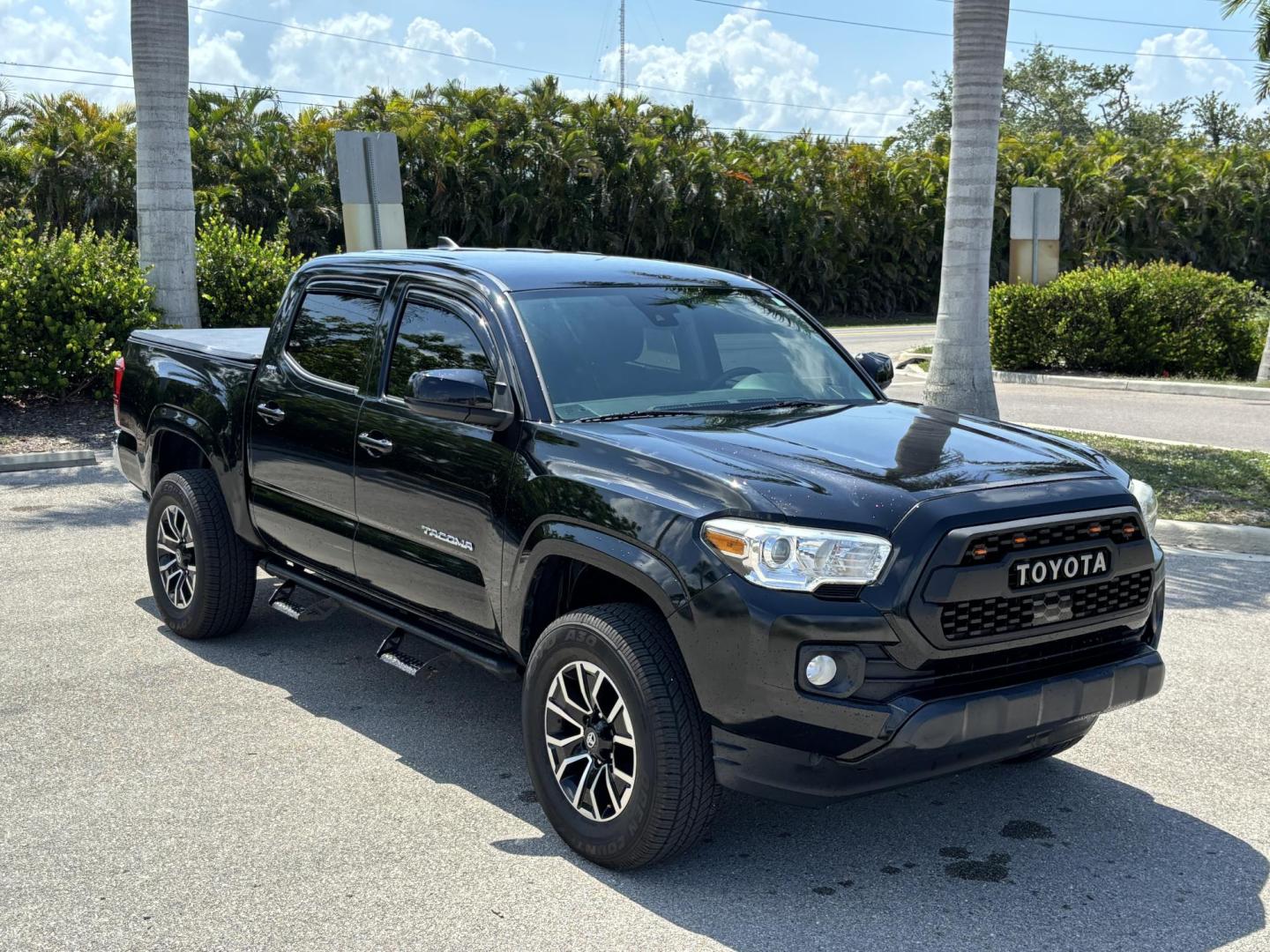 2019 BLACK /charcoal Toyota Tacoma SR5 Double Cab Long Bed I4 6AT 2WD (5TFAX5GN5KX) with an 2.7L L4 DOHC 16V engine, 6A transmission, located at 11170 Summerlin Square Dr., Fort Myers Beach, FL, 33931, (239) 999-7777, 26.493546, -81.941628 - We have financing available and we accept trades! Fill out a credit application on our website or come by today! If you have any questions, give us a call at (239) 999 - 7777 or visit our website at firstautocredit.com. 11170 Summerlin Square Dr, Fort Myers Beach, FL 33931 Carfax 4 Owner V - Photo#2