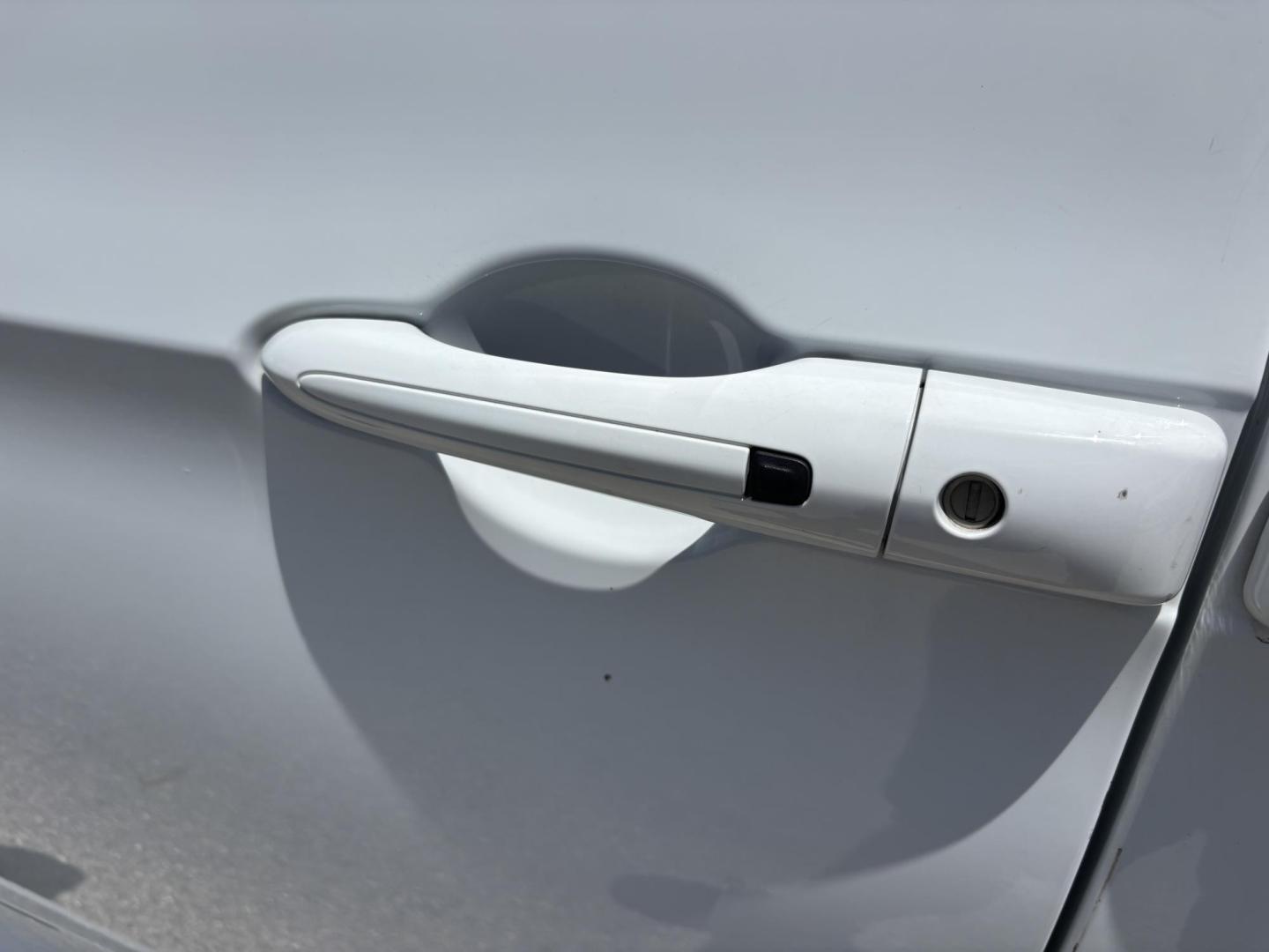 2021 WHITE /GRAY CLOTH Chrysler Voyager LX (2C4RC1CG5MR) with an 3.6L V6 DOHC 24V engine, 9A transmission, located at 11170 Summerlin Square Dr., Fort Myers Beach, FL, 33931, (239) 999-7777, 26.493546, -81.941628 - We have financing available and we accept trades! Fill out a credit application on our website or come by today! If you have any questions, give us a call at (239) 999 - 7777 or visit our website at firstautocredit.com. 11170 Summerlin Square Dr, Fort Myers Beach, FL 33931 Carfax 1 Owner - Photo#40