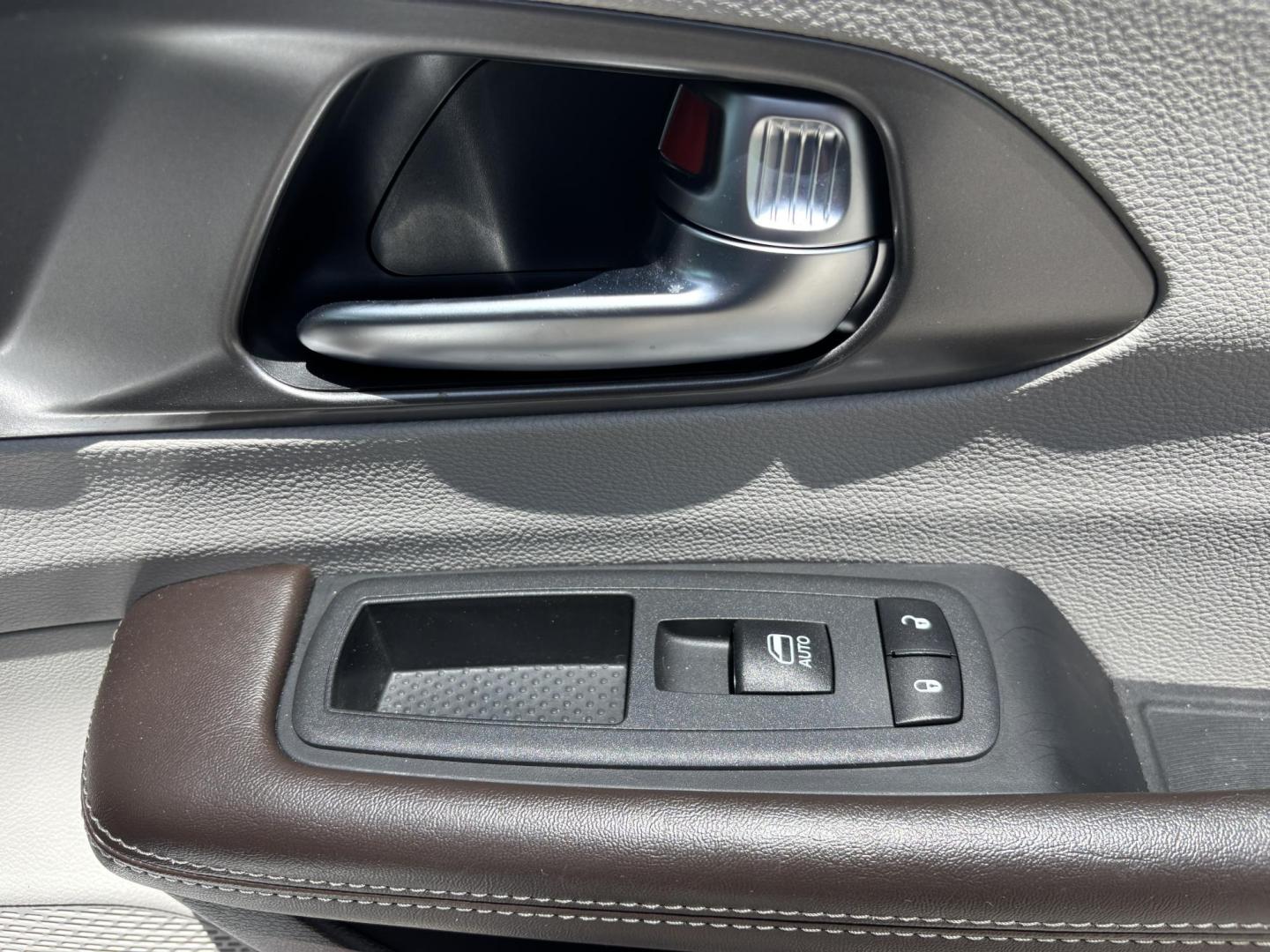 2021 WHITE /GRAY CLOTH Chrysler Voyager LX (2C4RC1CG5MR) with an 3.6L V6 DOHC 24V engine, 9A transmission, located at 11170 Summerlin Square Dr., Fort Myers Beach, FL, 33931, (239) 999-7777, 26.493546, -81.941628 - We have financing available and we accept trades! Fill out a credit application on our website or come by today! If you have any questions, give us a call at (239) 999 - 7777 or visit our website at firstautocredit.com. 11170 Summerlin Square Dr, Fort Myers Beach, FL 33931 Carfax 1 Owner - Photo#39