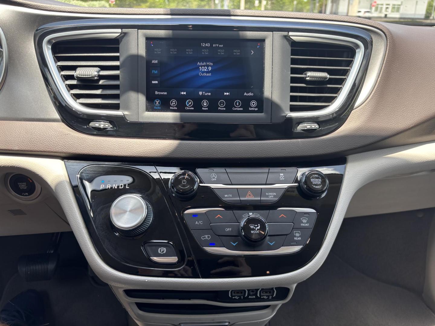 2021 WHITE /GRAY CLOTH Chrysler Voyager LX (2C4RC1CG5MR) with an 3.6L V6 DOHC 24V engine, 9A transmission, located at 11170 Summerlin Square Dr., Fort Myers Beach, FL, 33931, (239) 999-7777, 26.493546, -81.941628 - We have financing available and we accept trades! Fill out a credit application on our website or come by today! If you have any questions, give us a call at (239) 999 - 7777 or visit our website at firstautocredit.com. 11170 Summerlin Square Dr, Fort Myers Beach, FL 33931 Carfax 1 Owner - Photo#29