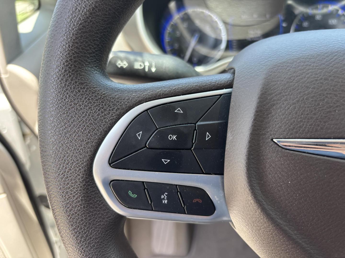 2021 WHITE /GRAY CLOTH Chrysler Voyager LX (2C4RC1CG5MR) with an 3.6L V6 DOHC 24V engine, 9A transmission, located at 11170 Summerlin Square Dr., Fort Myers Beach, FL, 33931, (239) 999-7777, 26.493546, -81.941628 - We have financing available and we accept trades! Fill out a credit application on our website or come by today! If you have any questions, give us a call at (239) 999 - 7777 or visit our website at firstautocredit.com. 11170 Summerlin Square Dr, Fort Myers Beach, FL 33931 Carfax 1 Owner - Photo#26