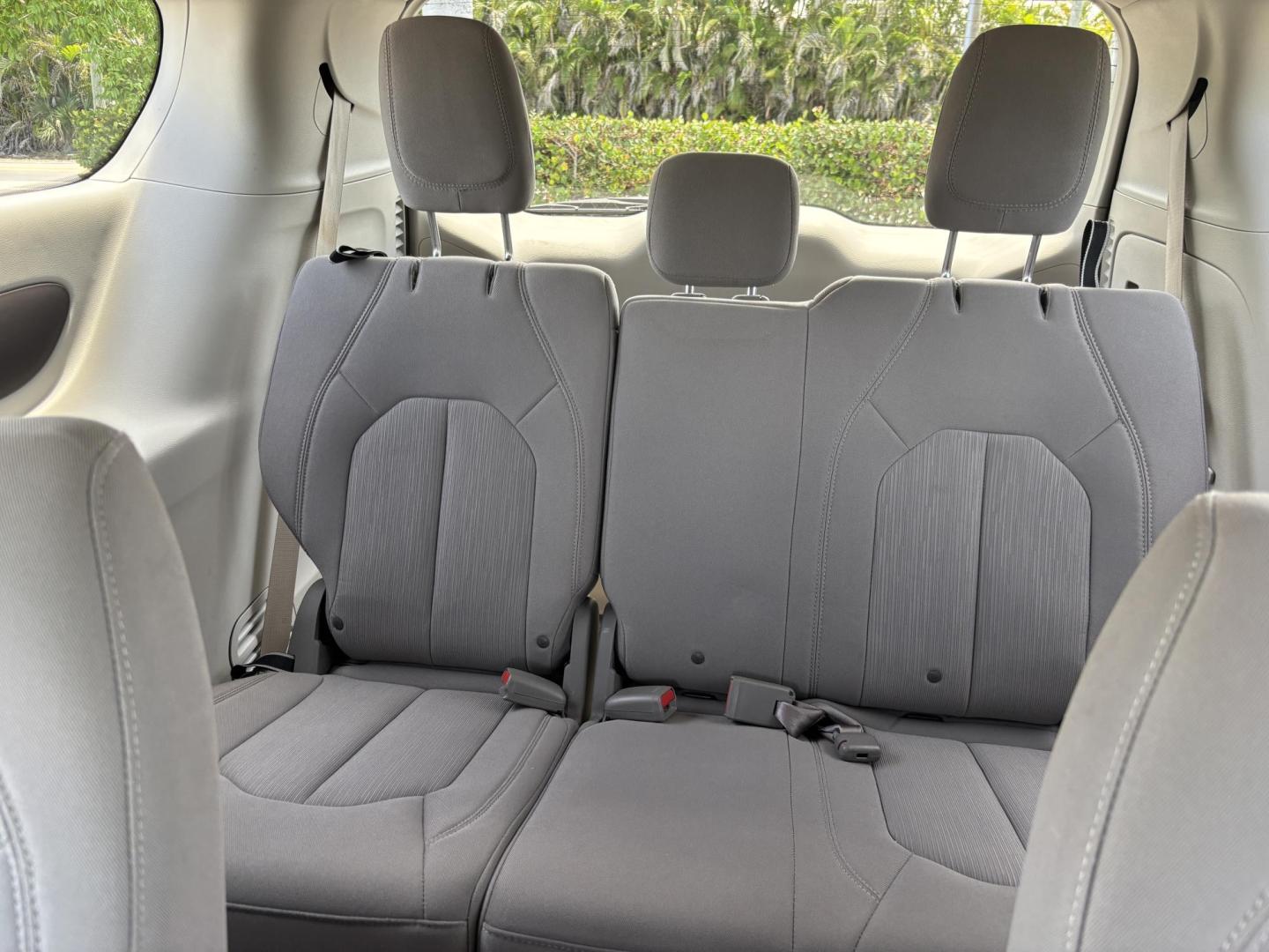 2021 WHITE /GRAY CLOTH Chrysler Voyager LX (2C4RC1CG5MR) with an 3.6L V6 DOHC 24V engine, 9A transmission, located at 11170 Summerlin Square Dr., Fort Myers Beach, FL, 33931, (239) 999-7777, 26.493546, -81.941628 - We have financing available and we accept trades! Fill out a credit application on our website or come by today! If you have any questions, give us a call at (239) 999 - 7777 or visit our website at firstautocredit.com. 11170 Summerlin Square Dr, Fort Myers Beach, FL 33931 Carfax 1 Owner - Photo#16