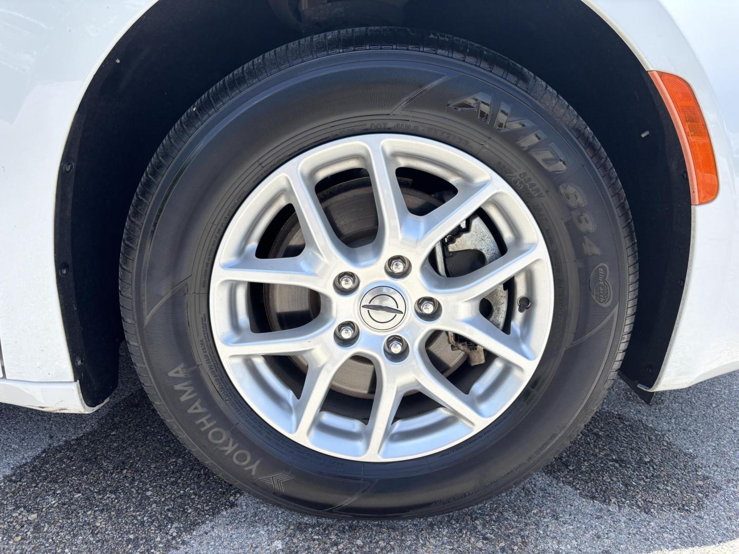 2021 WHITE /GRAY CLOTH Chrysler Voyager LX (2C4RC1CG5MR) with an 3.6L V6 DOHC 24V engine, 9A transmission, located at 11170 Summerlin Square Dr., Fort Myers Beach, FL, 33931, (239) 999-7777, 26.493546, -81.941628 - We have financing available and we accept trades! Fill out a credit application on our website or come by today! If you have any questions, give us a call at (239) 999 - 7777 or visit our website at firstautocredit.com. 11170 Summerlin Square Dr, Fort Myers Beach, FL 33931 Carfax 1 Owner - Photo#44