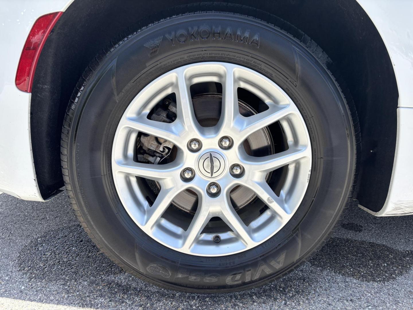 2021 WHITE /GRAY CLOTH Chrysler Voyager LX (2C4RC1CG5MR) with an 3.6L V6 DOHC 24V engine, 9A transmission, located at 11170 Summerlin Square Dr., Fort Myers Beach, FL, 33931, (239) 999-7777, 26.493546, -81.941628 - We have financing available and we accept trades! Fill out a credit application on our website or come by today! If you have any questions, give us a call at (239) 999 - 7777 or visit our website at firstautocredit.com. 11170 Summerlin Square Dr, Fort Myers Beach, FL 33931 Carfax 1 Owner - Photo#45