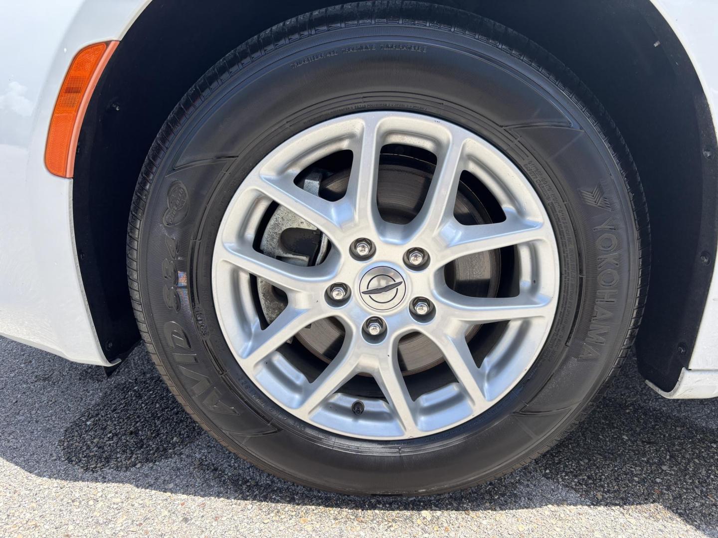 2021 WHITE /GRAY CLOTH Chrysler Voyager LX (2C4RC1CG5MR) with an 3.6L V6 DOHC 24V engine, 9A transmission, located at 11170 Summerlin Square Dr., Fort Myers Beach, FL, 33931, (239) 999-7777, 26.493546, -81.941628 - We have financing available and we accept trades! Fill out a credit application on our website or come by today! If you have any questions, give us a call at (239) 999 - 7777 or visit our website at firstautocredit.com. 11170 Summerlin Square Dr, Fort Myers Beach, FL 33931 Carfax 1 Owner - Photo#47