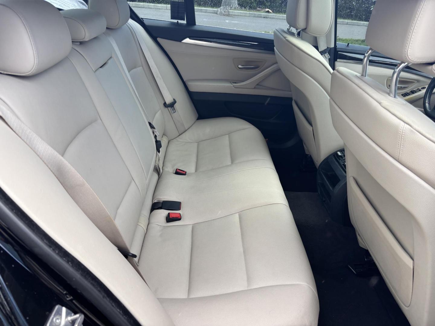 2011 BLACK /OYSTER BMW 5-Series 535i (WBAFR7C55BC) with an 3.0L L6 DOHC 24V engine, located at 11170 Summerlin Square Dr., Fort Myers Beach, FL, 33931, (239) 999-7777, 26.493546, -81.941628 - We have financing available and we accept trades! Fill out a credit application on our website or come by today! If you have any questions, give us a call at (239) 999 - 7777 or visit our website at firstautocredit.com. 11170 Summerlin Square Dr, Fort Myers Beach, FL 33931 - Photo#13