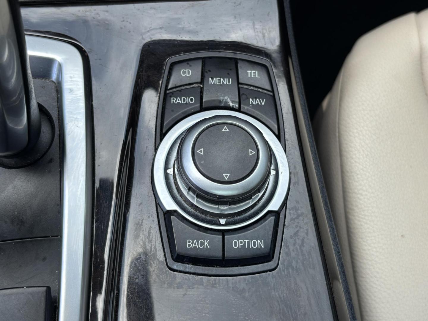 2011 BLACK /OYSTER BMW 5-Series 535i (WBAFR7C55BC) with an 3.0L L6 DOHC 24V engine, located at 11170 Summerlin Square Dr., Fort Myers Beach, FL, 33931, (239) 999-7777, 26.493546, -81.941628 - We have financing available and we accept trades! Fill out a credit application on our website or come by today! If you have any questions, give us a call at (239) 999 - 7777 or visit our website at firstautocredit.com. 11170 Summerlin Square Dr, Fort Myers Beach, FL 33931 - Photo#29