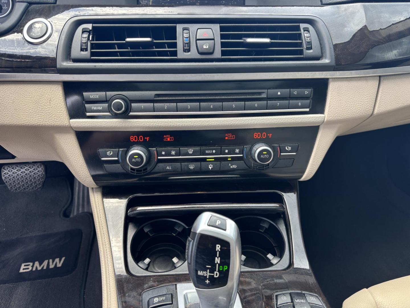 2011 BLACK /OYSTER BMW 5-Series 535i (WBAFR7C55BC) with an 3.0L L6 DOHC 24V engine, located at 11170 Summerlin Square Dr., Fort Myers Beach, FL, 33931, (239) 999-7777, 26.493546, -81.941628 - We have financing available and we accept trades! Fill out a credit application on our website or come by today! If you have any questions, give us a call at (239) 999 - 7777 or visit our website at firstautocredit.com. 11170 Summerlin Square Dr, Fort Myers Beach, FL 33931 - Photo#25