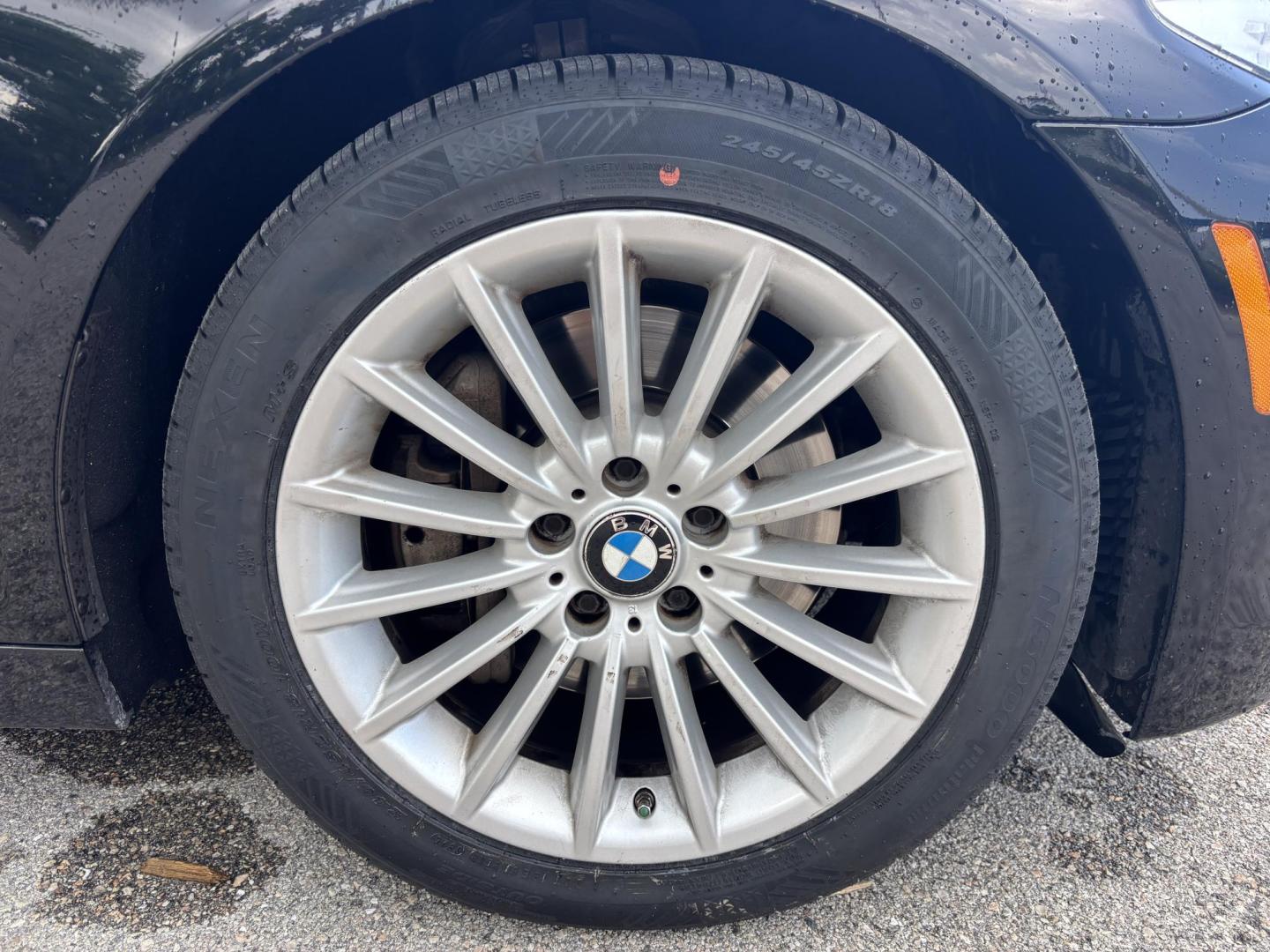 2011 BLACK /OYSTER BMW 5-Series 535i (WBAFR7C55BC) with an 3.0L L6 DOHC 24V engine, located at 11170 Summerlin Square Dr., Fort Myers Beach, FL, 33931, (239) 999-7777, 26.493546, -81.941628 - We have financing available and we accept trades! Fill out a credit application on our website or come by today! If you have any questions, give us a call at (239) 999 - 7777 or visit our website at firstautocredit.com. 11170 Summerlin Square Dr, Fort Myers Beach, FL 33931 - Photo#38