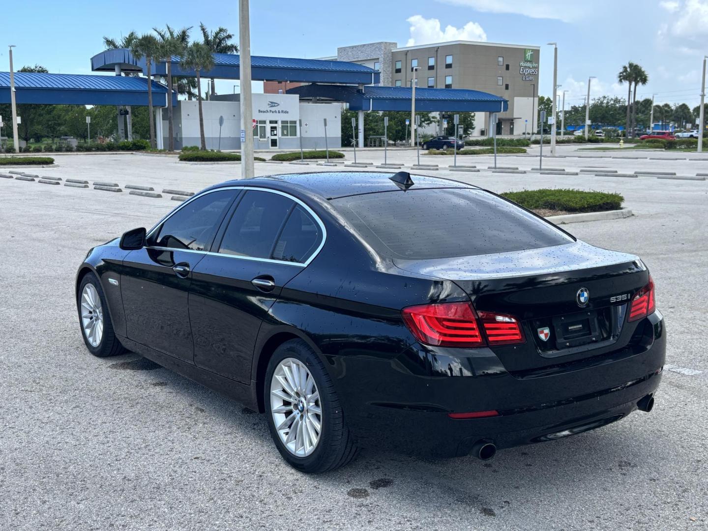 2011 BLACK /OYSTER BMW 5-Series 535i (WBAFR7C55BC) with an 3.0L L6 DOHC 24V engine, located at 11170 Summerlin Square Dr., Fort Myers Beach, FL, 33931, (239) 999-7777, 26.493546, -81.941628 - We have financing available and we accept trades! Fill out a credit application on our website or come by today! If you have any questions, give us a call at (239) 999 - 7777 or visit our website at firstautocredit.com. 11170 Summerlin Square Dr, Fort Myers Beach, FL 33931 - Photo#4
