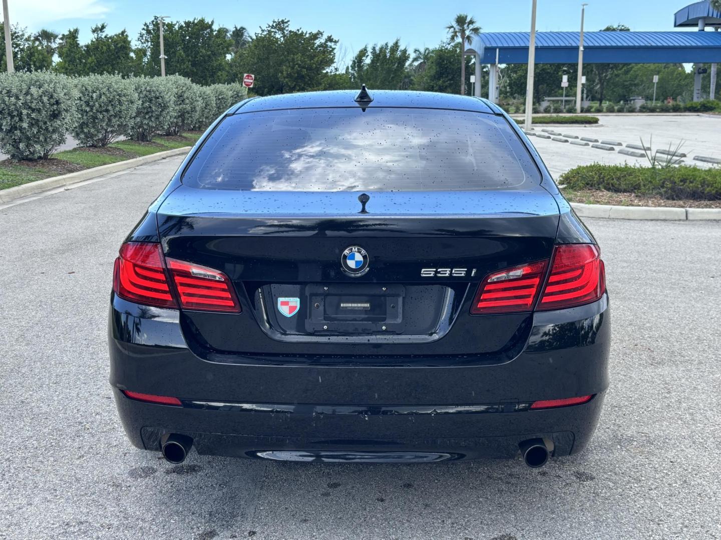 2011 BLACK /OYSTER BMW 5-Series 535i (WBAFR7C55BC) with an 3.0L L6 DOHC 24V engine, located at 11170 Summerlin Square Dr., Fort Myers Beach, FL, 33931, (239) 999-7777, 26.493546, -81.941628 - We have financing available and we accept trades! Fill out a credit application on our website or come by today! If you have any questions, give us a call at (239) 999 - 7777 or visit our website at firstautocredit.com. 11170 Summerlin Square Dr, Fort Myers Beach, FL 33931 - Photo#5