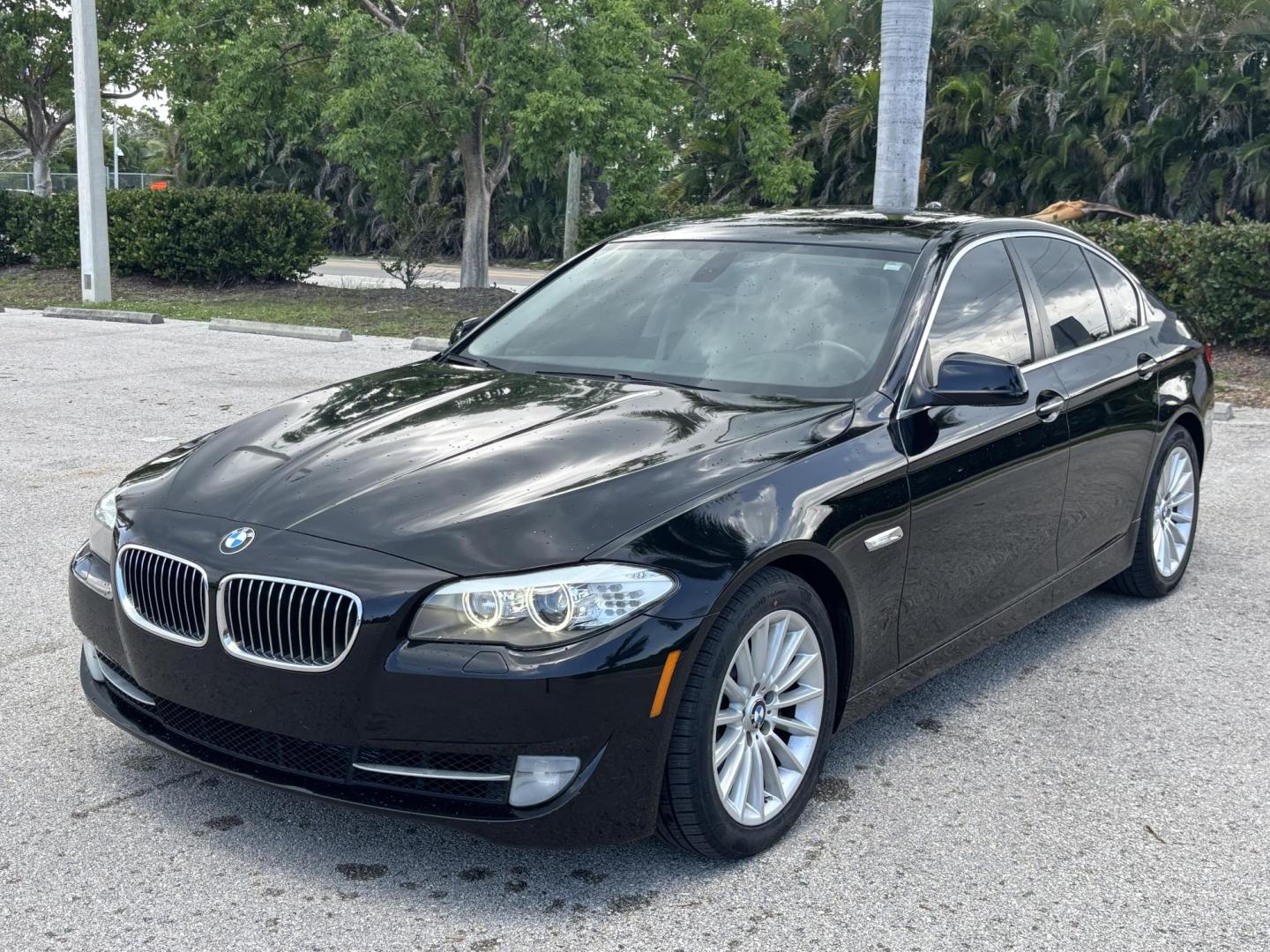 2011 BLACK /OYSTER BMW 5-Series 535i (WBAFR7C55BC) with an 3.0L L6 DOHC 24V engine, located at 11170 Summerlin Square Dr., Fort Myers Beach, FL, 33931, (239) 999-7777, 26.493546, -81.941628 - We have financing available and we accept trades! Fill out a credit application on our website or come by today! If you have any questions, give us a call at (239) 999 - 7777 or visit our website at firstautocredit.com. 11170 Summerlin Square Dr, Fort Myers Beach, FL 33931 - Photo#0