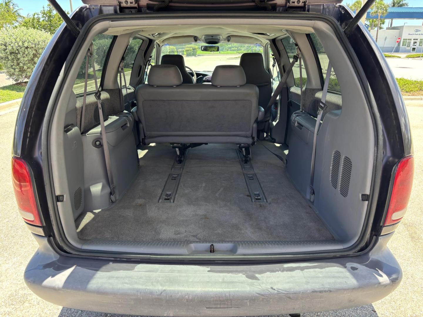 1996 PURPLE Plymouth Grand Voyager SE (2P4GP44R1TR) with an 3.3L V6 OHV 12V engine, located at 11170 Summerlin Square Dr., Fort Myers Beach, FL, 33931, (239) 999-7777, 26.493546, -81.941628 - As Is No Known Issues, Due to Vehicle Age Will Not Be Applicable For Lot Warranty No Financing Options Fresh LOF Cold A/C We have financing available and we accept trades! Fill out a credit application on our website or come by today! If you have any questions, give us a call at (239) 999 - Photo#9