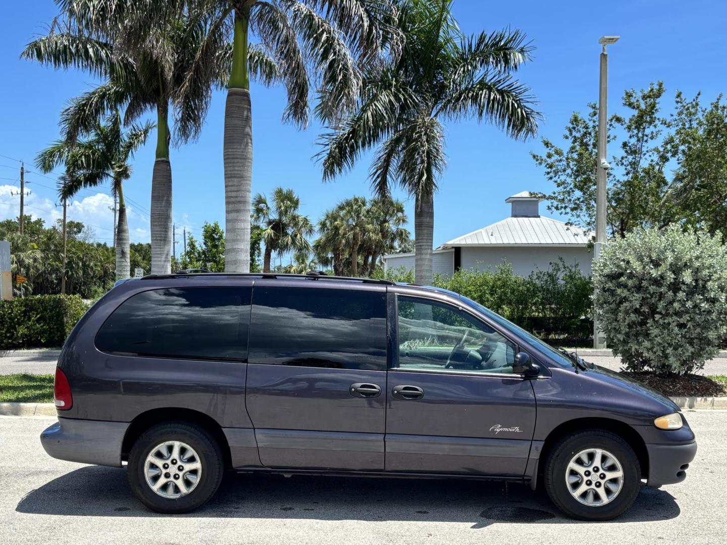 1996 PURPLE Plymouth Grand Voyager SE (2P4GP44R1TR) with an 3.3L V6 OHV 12V engine, located at 11170 Summerlin Square Dr., Fort Myers Beach, FL, 33931, (239) 999-7777, 26.493546, -81.941628 - As Is No Known Issues, Due to Vehicle Age Will Not Be Applicable For Lot Warranty No Financing Options Fresh LOF Cold A/C We have financing available and we accept trades! Fill out a credit application on our website or come by today! If you have any questions, give us a call at (239) 999 - Photo#3