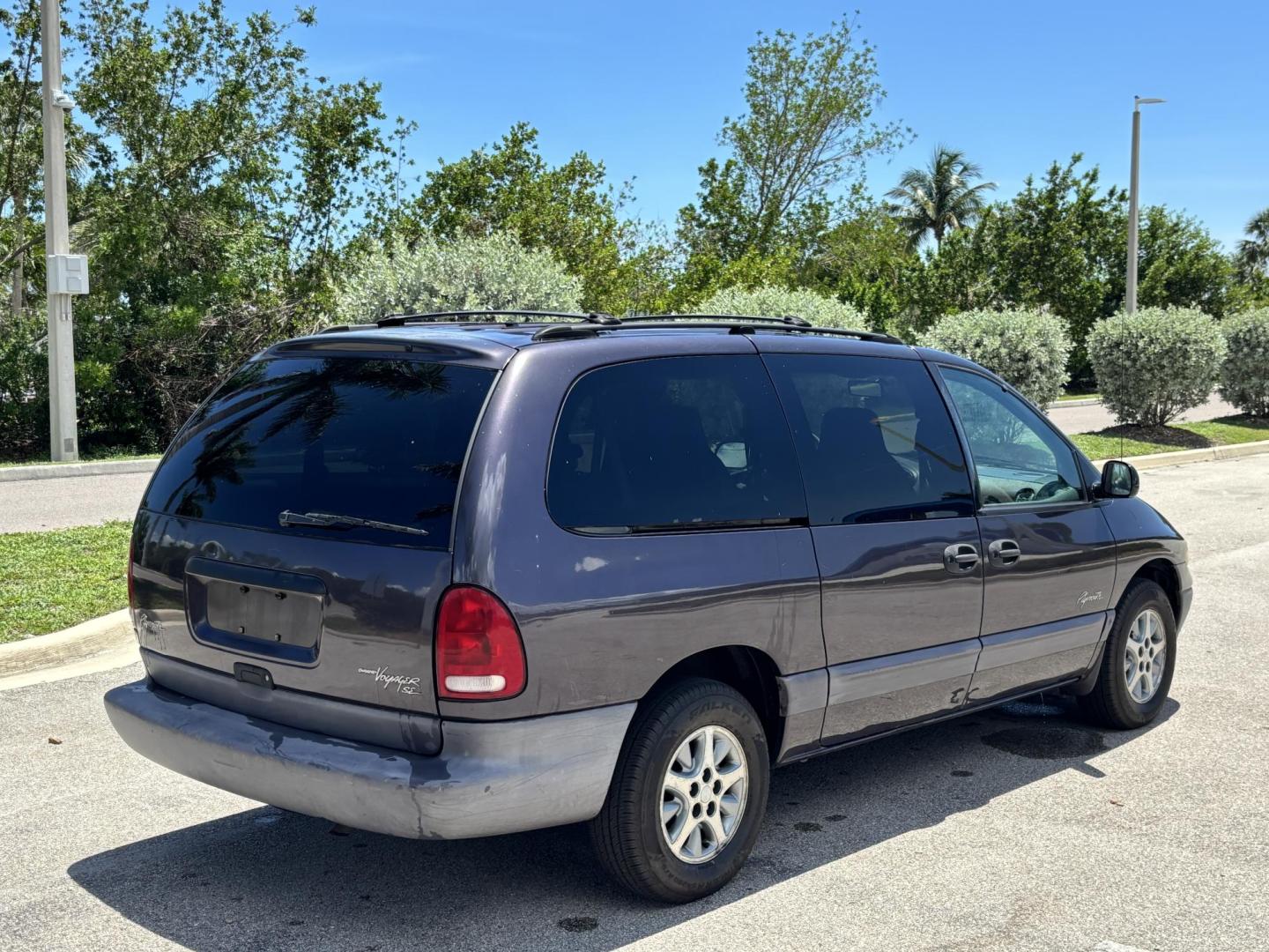 1996 PURPLE Plymouth Grand Voyager SE (2P4GP44R1TR) with an 3.3L V6 OHV 12V engine, located at 11170 Summerlin Square Dr., Fort Myers Beach, FL, 33931, (239) 999-7777, 26.493546, -81.941628 - As Is No Known Issues, Due to Vehicle Age Will Not Be Applicable For Lot Warranty No Financing Options Fresh LOF Cold A/C We have financing available and we accept trades! Fill out a credit application on our website or come by today! If you have any questions, give us a call at (239) 999 - Photo#6
