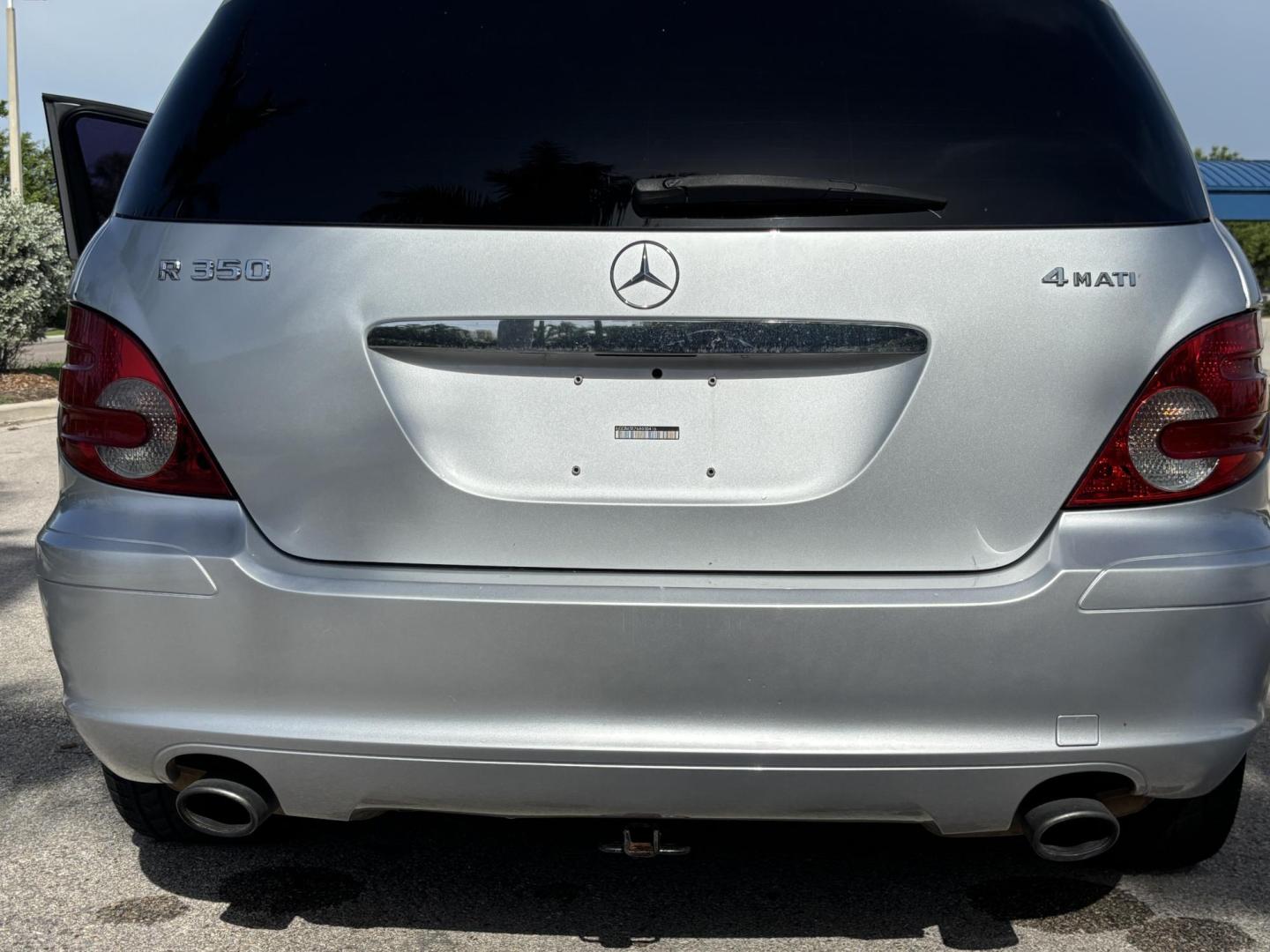 2006 SILVER /BLACK Mercedes-Benz R-Class R350 (4JGCB65E76A) with an 3.5L V6 DOHC 24V engine, 7-Speed Automatic Overdrive transmission, located at 11170 Summerlin Square Dr., Fort Myers Beach, FL, 33931, (239) 999-7777, 26.493546, -81.941628 - As Is Not Eligible for Buy Here Pay Here - Photo#9