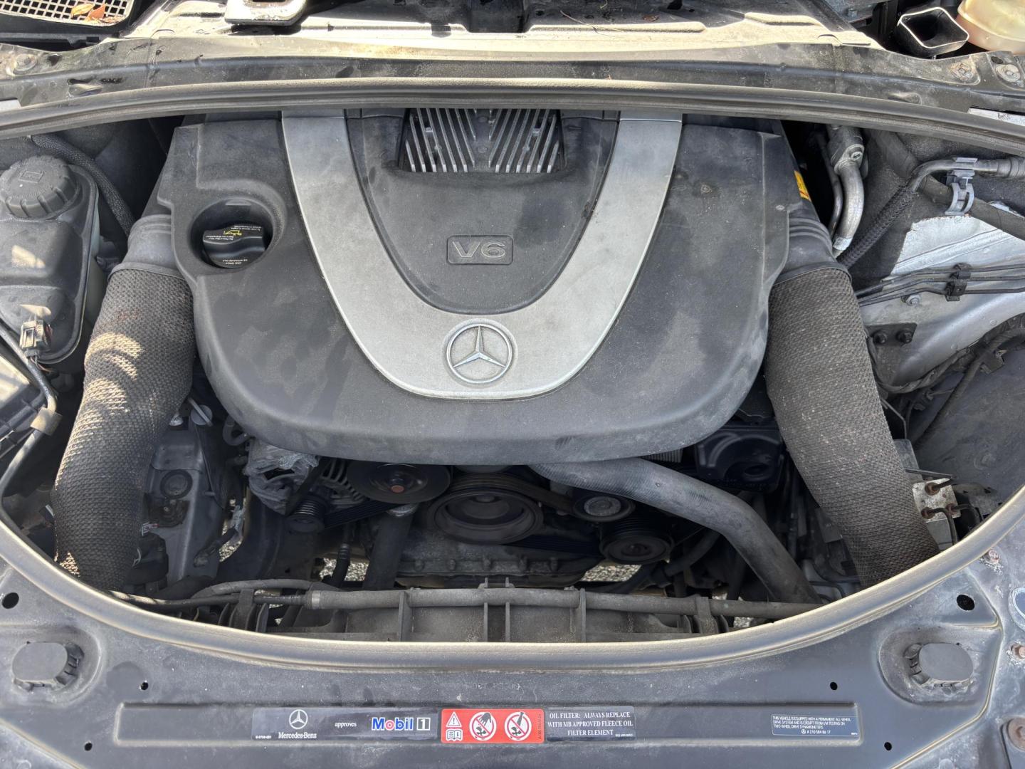 2006 SILVER /BLACK Mercedes-Benz R-Class R350 (4JGCB65E76A) with an 3.5L V6 DOHC 24V engine, 7-Speed Automatic Overdrive transmission, located at 11170 Summerlin Square Dr., Fort Myers Beach, FL, 33931, (239) 999-7777, 26.493546, -81.941628 - As Is Not Eligible for Buy Here Pay Here - Photo#50