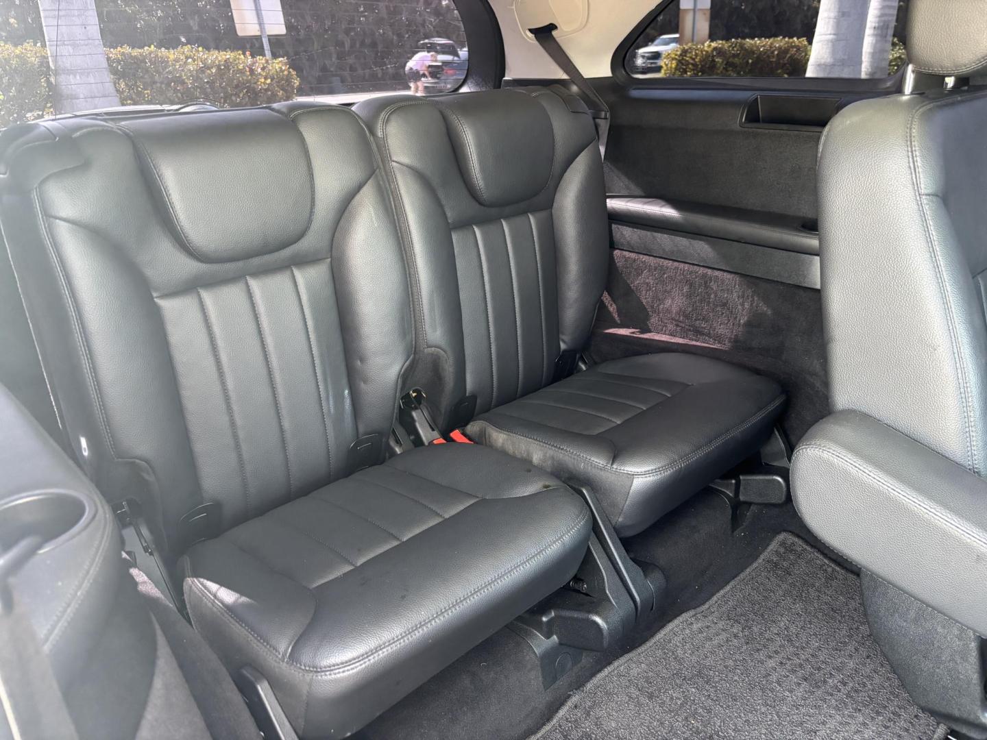 2006 SILVER /BLACK Mercedes-Benz R-Class R350 (4JGCB65E76A) with an 3.5L V6 DOHC 24V engine, 7-Speed Automatic Overdrive transmission, located at 11170 Summerlin Square Dr., Fort Myers Beach, FL, 33931, (239) 999-7777, 26.493546, -81.941628 - As Is Not Eligible for Buy Here Pay Here - Photo#26