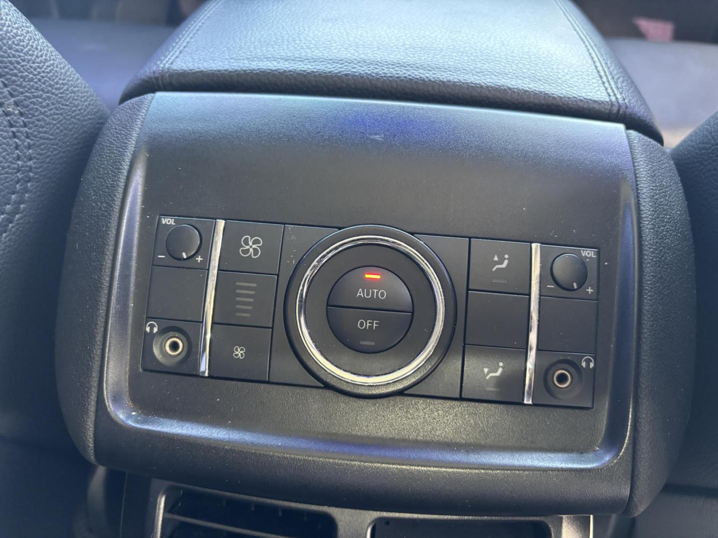 2006 SILVER /BLACK Mercedes-Benz R-Class R350 (4JGCB65E76A) with an 3.5L V6 DOHC 24V engine, 7-Speed Automatic Overdrive transmission, located at 11170 Summerlin Square Dr., Fort Myers Beach, FL, 33931, (239) 999-7777, 26.493546, -81.941628 - As Is Not Eligible for Buy Here Pay Here - Photo#23