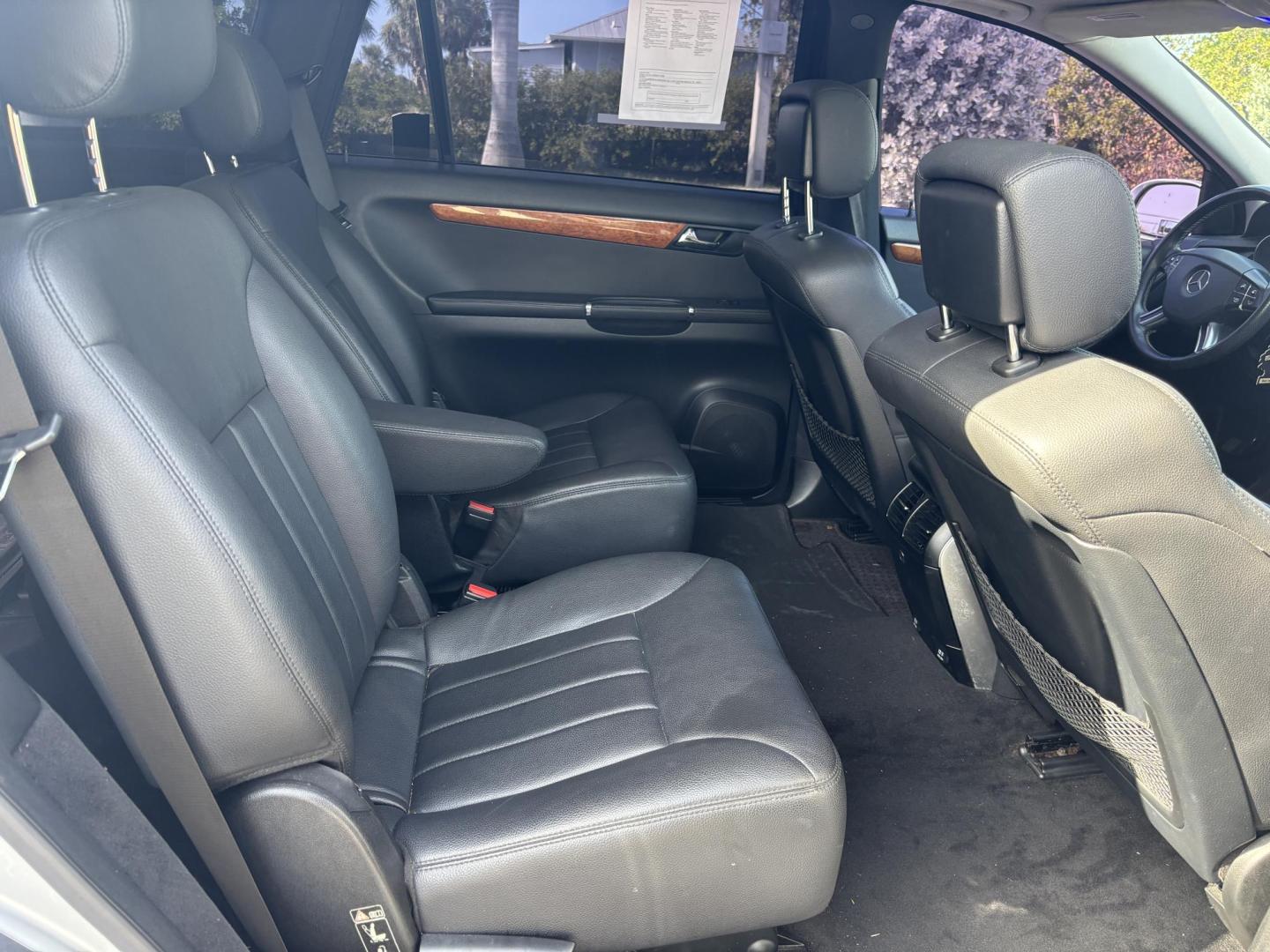 2006 SILVER /BLACK Mercedes-Benz R-Class R350 (4JGCB65E76A) with an 3.5L V6 DOHC 24V engine, 7-Speed Automatic Overdrive transmission, located at 11170 Summerlin Square Dr., Fort Myers Beach, FL, 33931, (239) 999-7777, 26.493546, -81.941628 - As Is Not Eligible for Buy Here Pay Here - Photo#21
