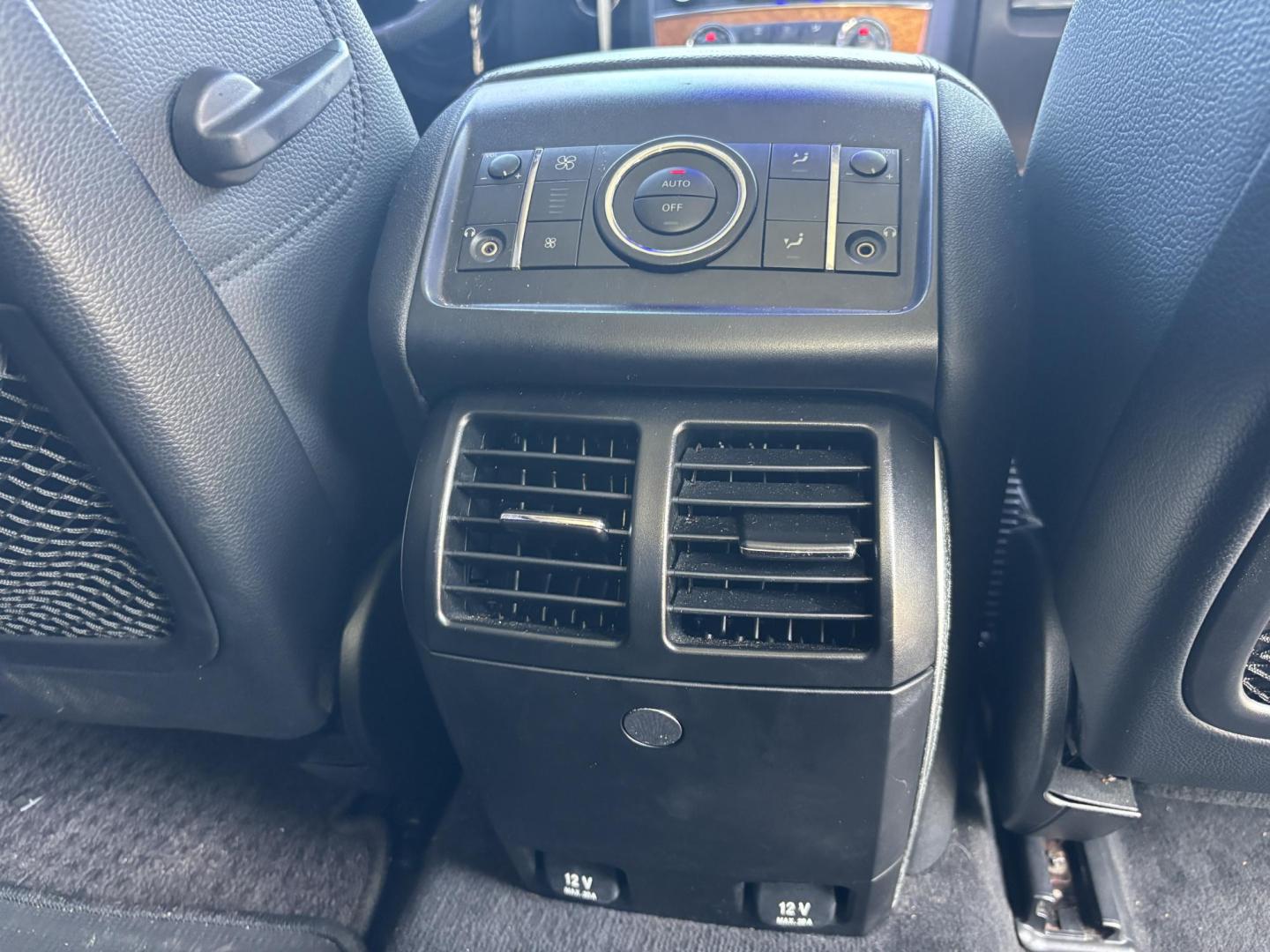 2006 SILVER /BLACK Mercedes-Benz R-Class R350 (4JGCB65E76A) with an 3.5L V6 DOHC 24V engine, 7-Speed Automatic Overdrive transmission, located at 11170 Summerlin Square Dr., Fort Myers Beach, FL, 33931, (239) 999-7777, 26.493546, -81.941628 - As Is Not Eligible for Buy Here Pay Here - Photo#22