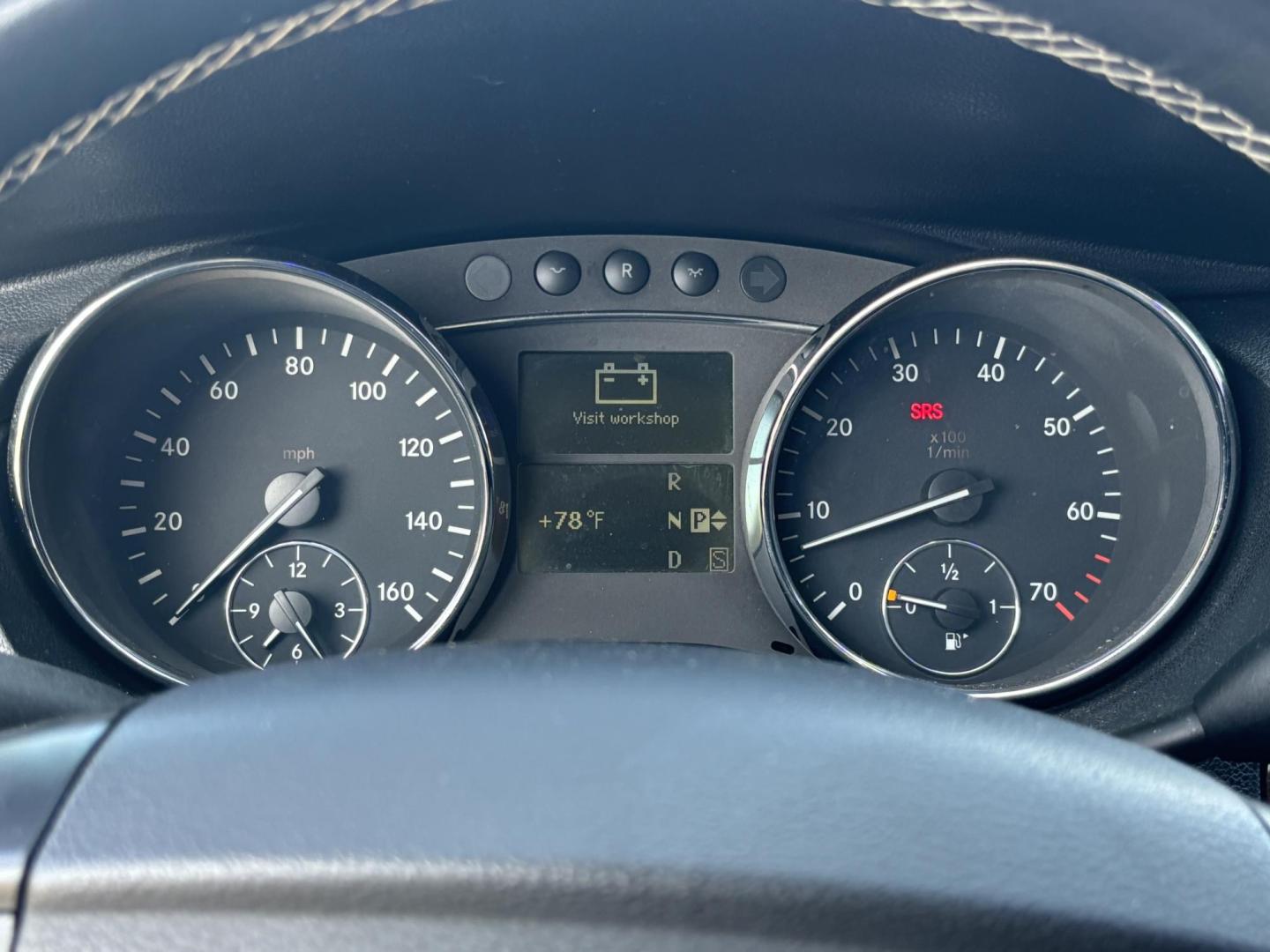 2006 SILVER /BLACK Mercedes-Benz R-Class R350 (4JGCB65E76A) with an 3.5L V6 DOHC 24V engine, 7-Speed Automatic Overdrive transmission, located at 11170 Summerlin Square Dr., Fort Myers Beach, FL, 33931, (239) 999-7777, 26.493546, -81.941628 - As Is Not Eligible for Buy Here Pay Here - Photo#32